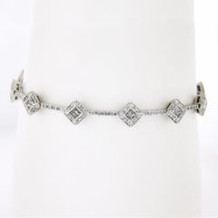 Bracciale francese con linea geometrica in oro 18 carati con diamanti rotondi e principesse da 3 carati