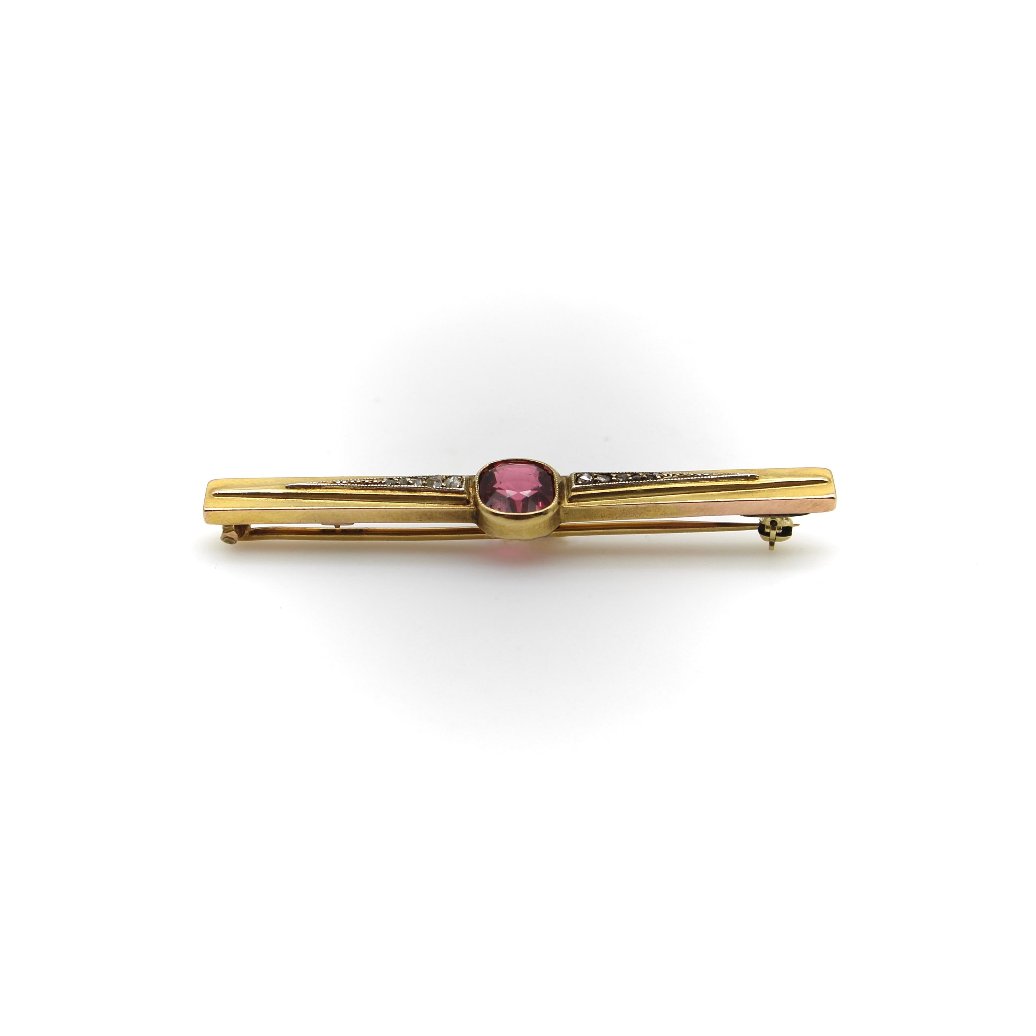 French 18K Gold Brooch with Bezel Set Tourmaline and Diamonds  In Good Condition For Sale In Venice, CA