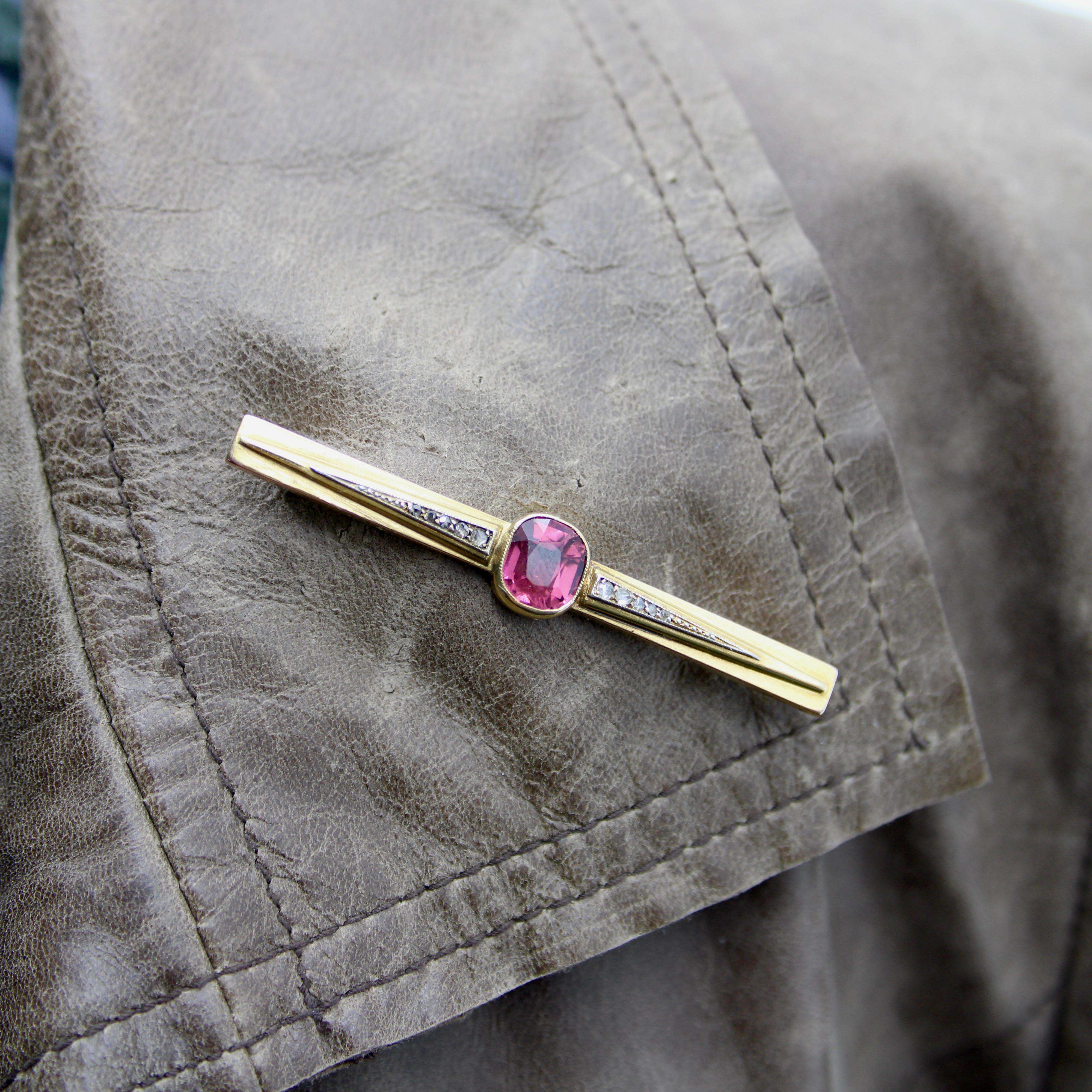 French 18K Gold Brooch with Bezel Set Tourmaline and Diamonds  For Sale 1