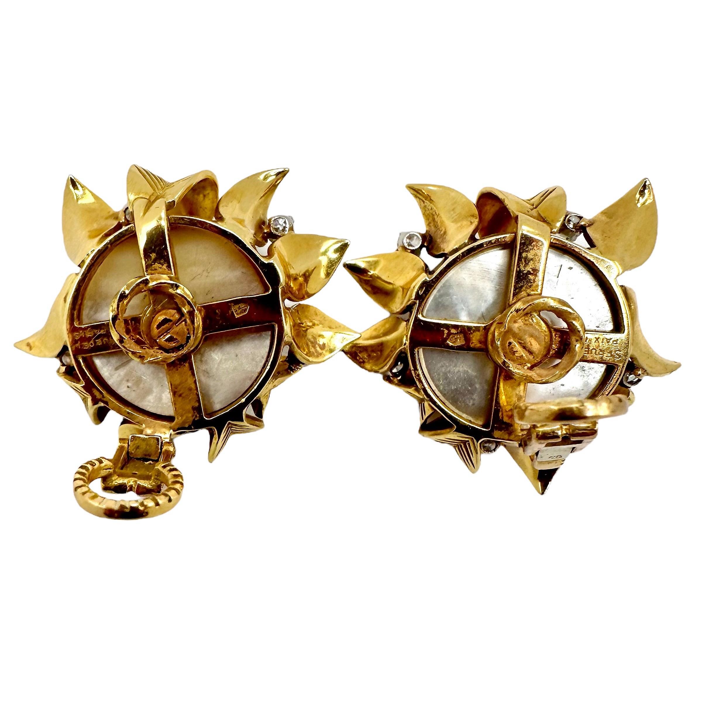 French 18K Gold Earrings with Mobe Pearls Surrounded by Leaves and Diamonds For Sale 5