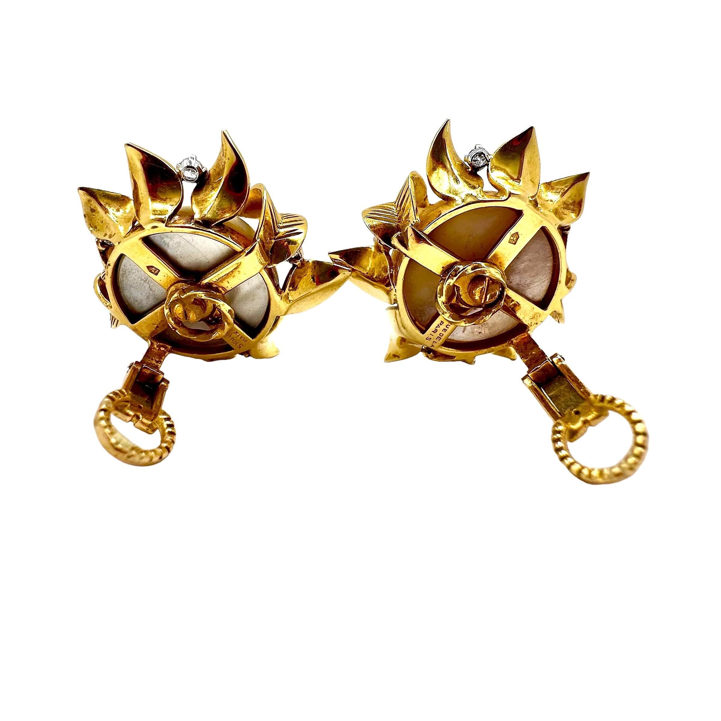 Women's French 18K Gold Earrings with Mobe Pearls Surrounded by Leaves and Diamonds For Sale