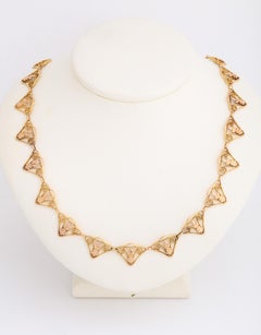 Collier à fleurs en or français filigrane 18 carats:: vers 1900