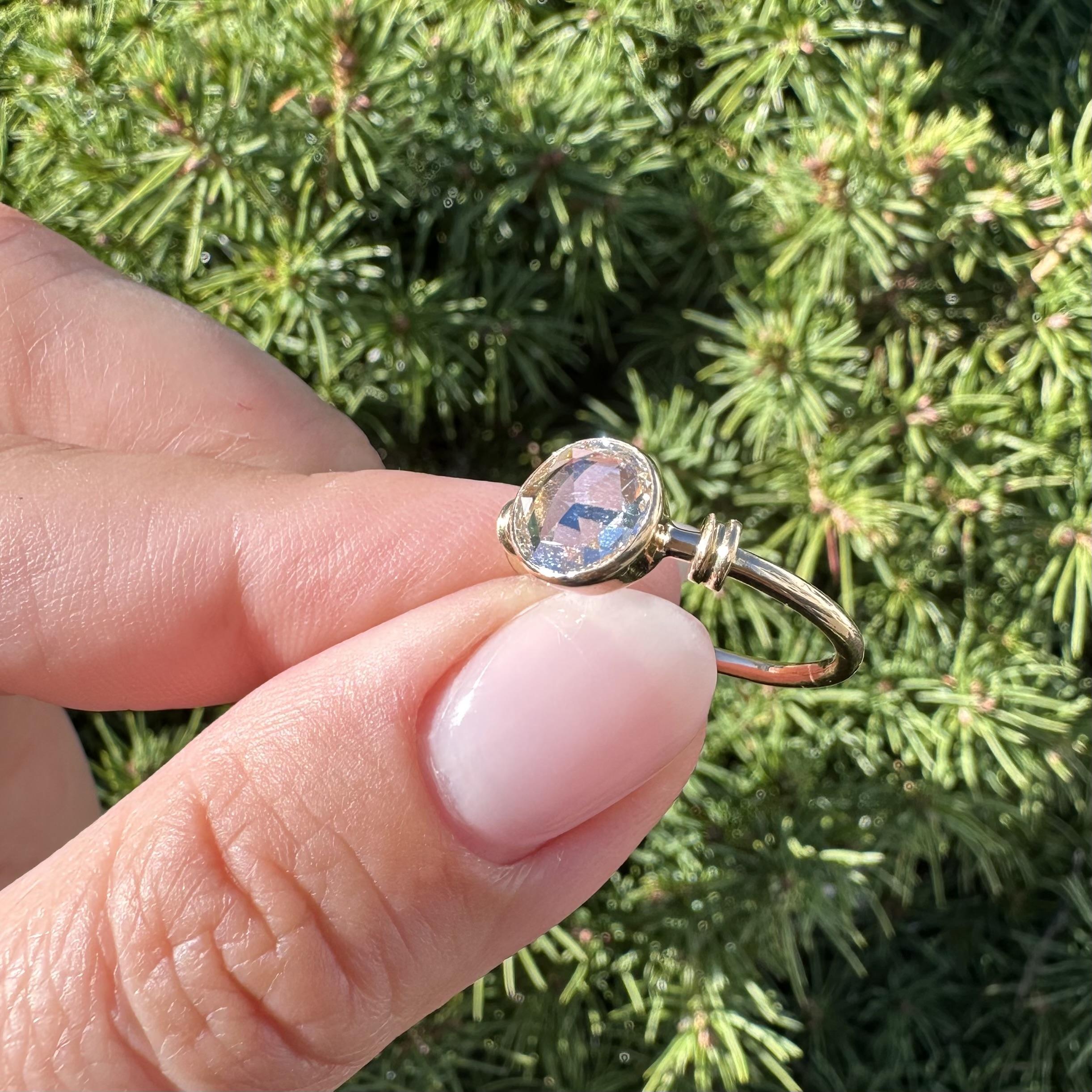 Anello solitario in oro francese 18k GIA 1,01ct E VS2 con castone rotondo di diamanti rosa in vendita 5