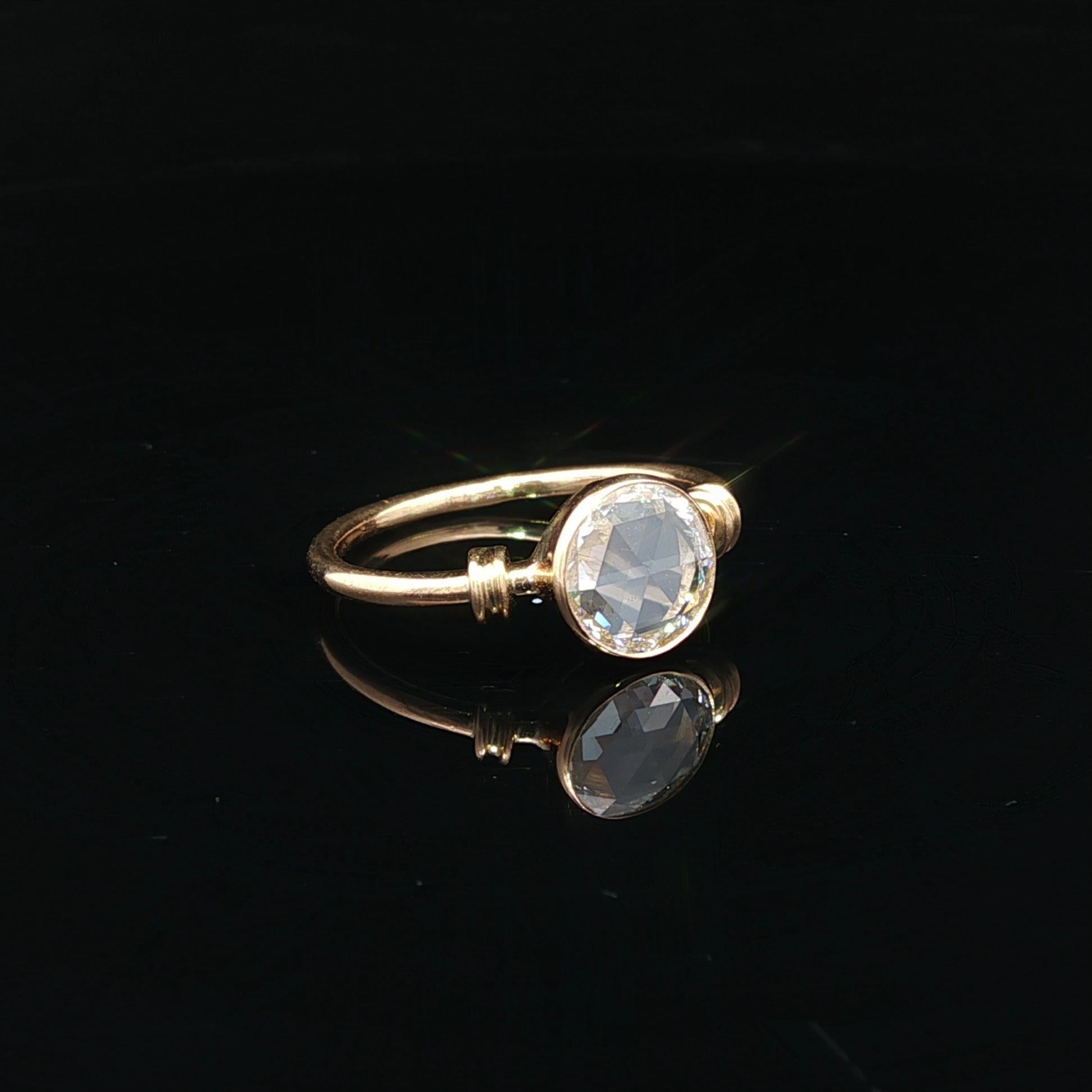 Donna Anello solitario in oro francese 18k GIA 1,01ct E VS2 con castone rotondo di diamanti rosa in vendita