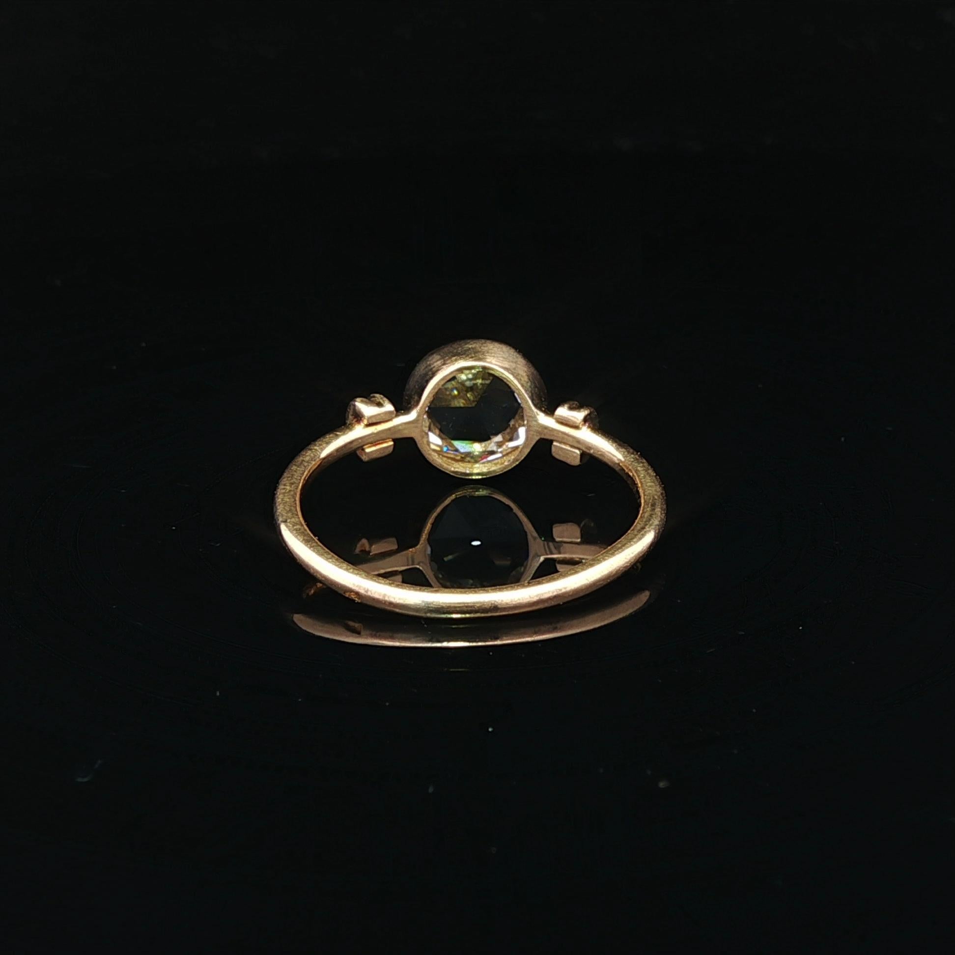 Anello solitario in oro francese 18k GIA 1,01ct E VS2 con castone rotondo di diamanti rosa in vendita 2