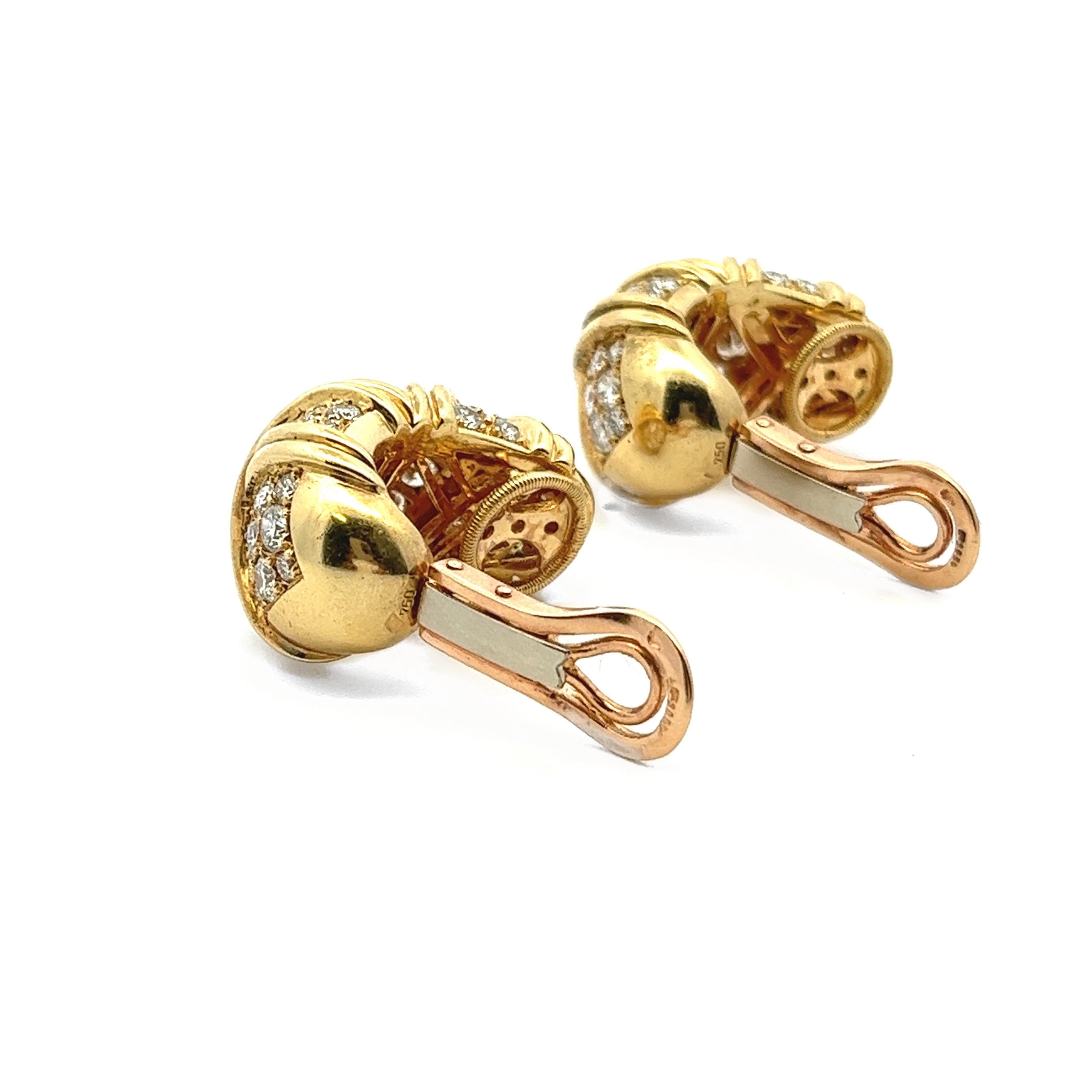 French 18 Karat Half-Hoop Huggie Earrings, 106 6.18 Carats VS F-G Diamonds 5