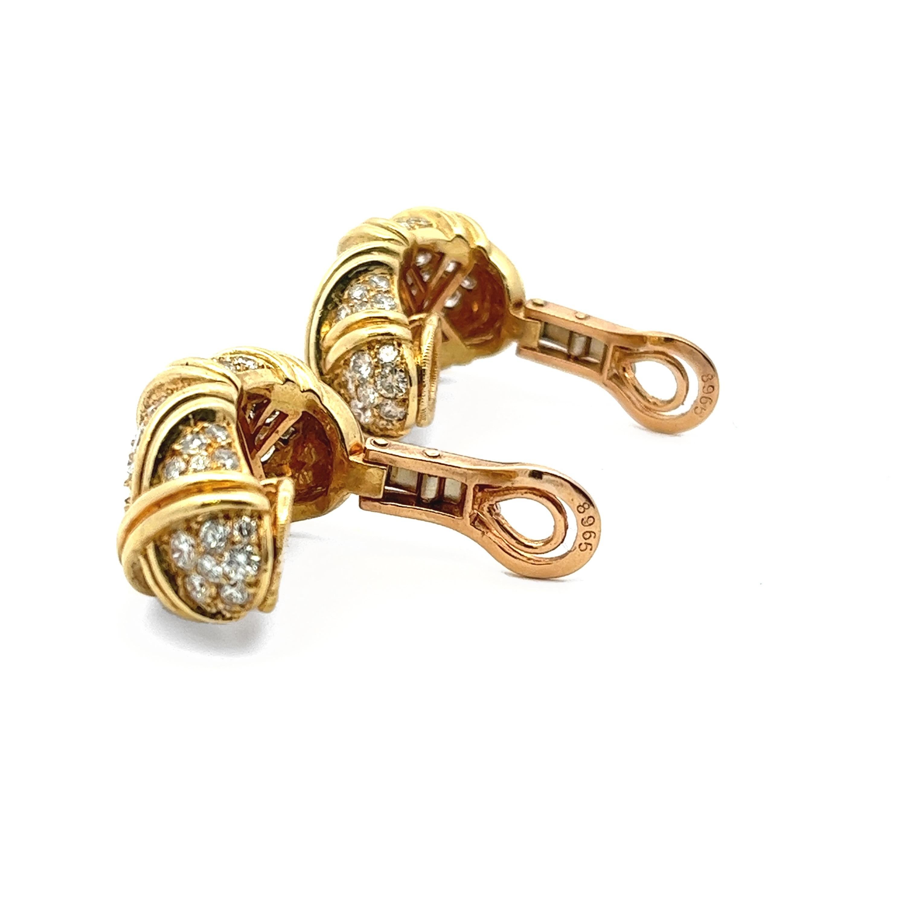 French 18 Karat Half-Hoop Huggie Earrings, 106 6.18 Carats VS F-G Diamonds 2