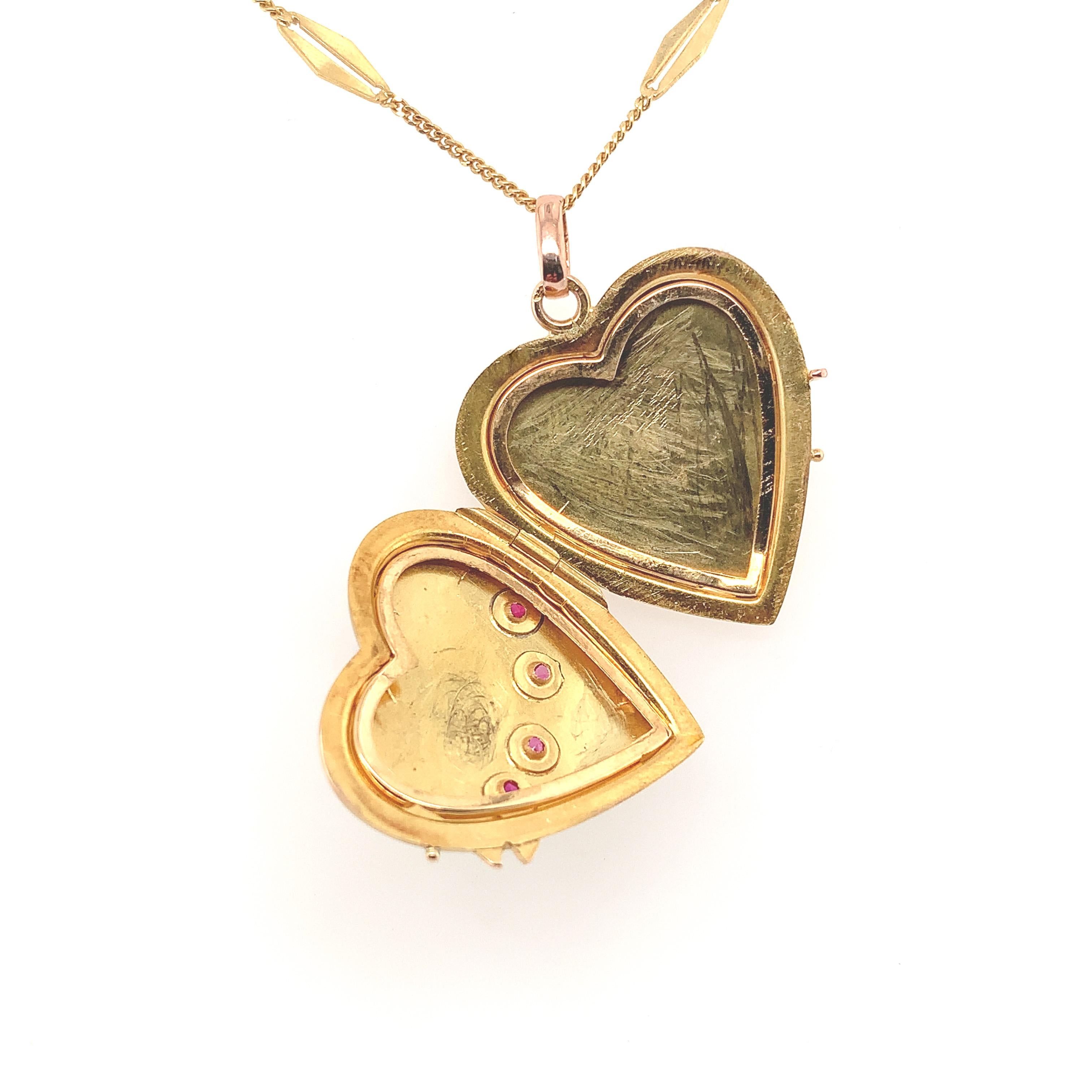French 18K Rose Gold Heart Shape Locket on 18K Decorative Chain In Good Condition For Sale In Big Bend, WI