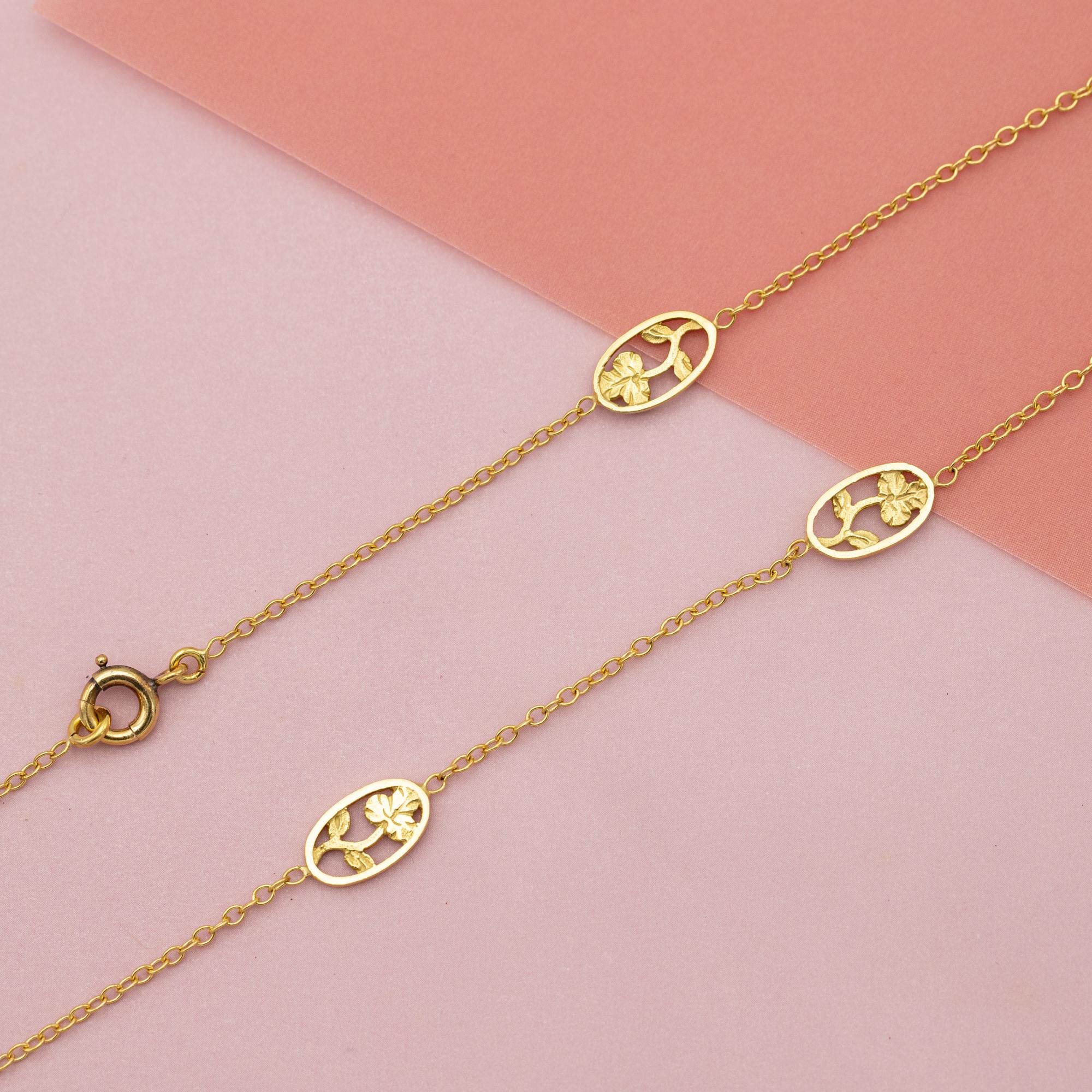 French 18k solid gold Art Nouveau Necklace - Floral flower chain - 27.56 inch For Sale 2
