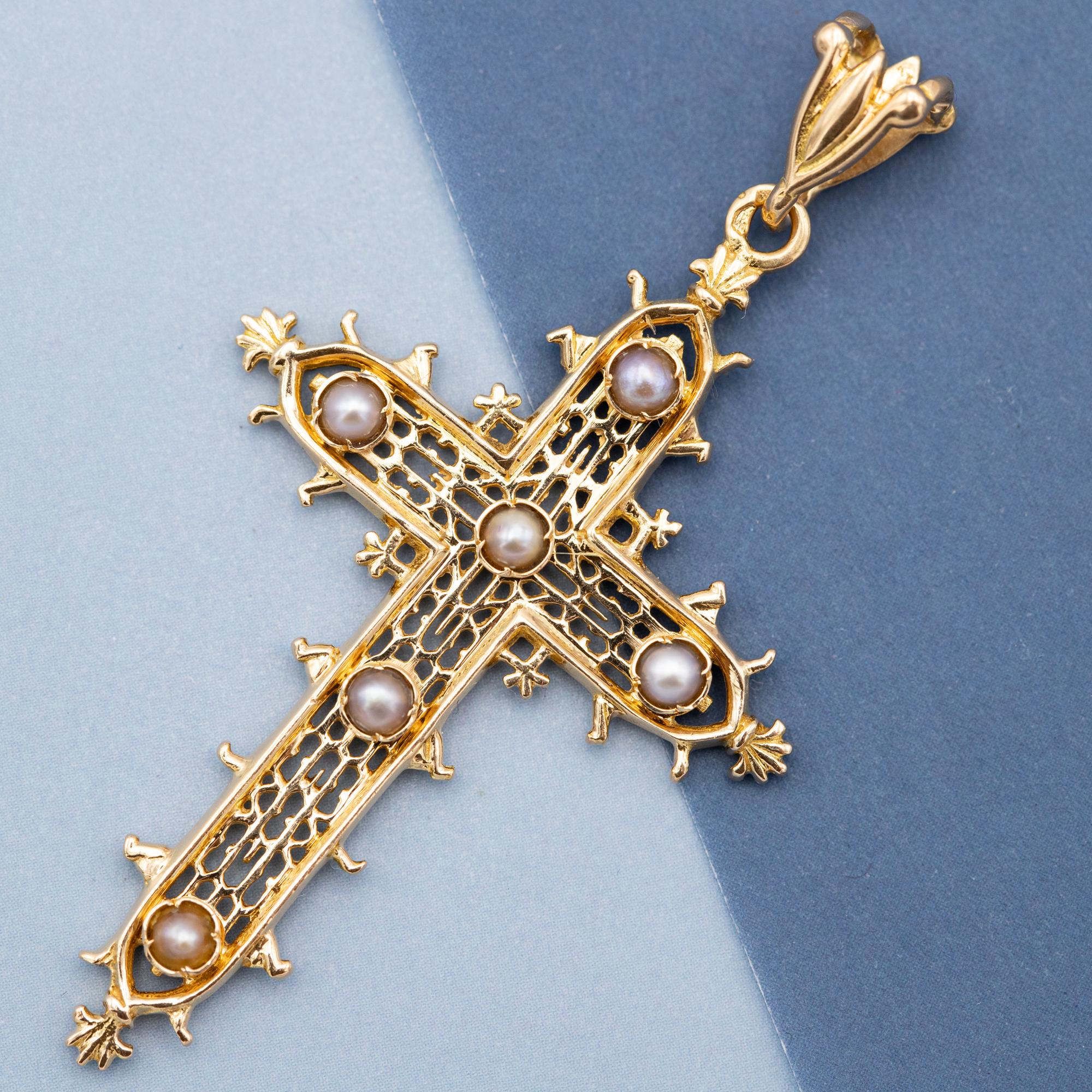 Retro French 18k solid gold cross pendant - Estate Catholic medallion - cross medal