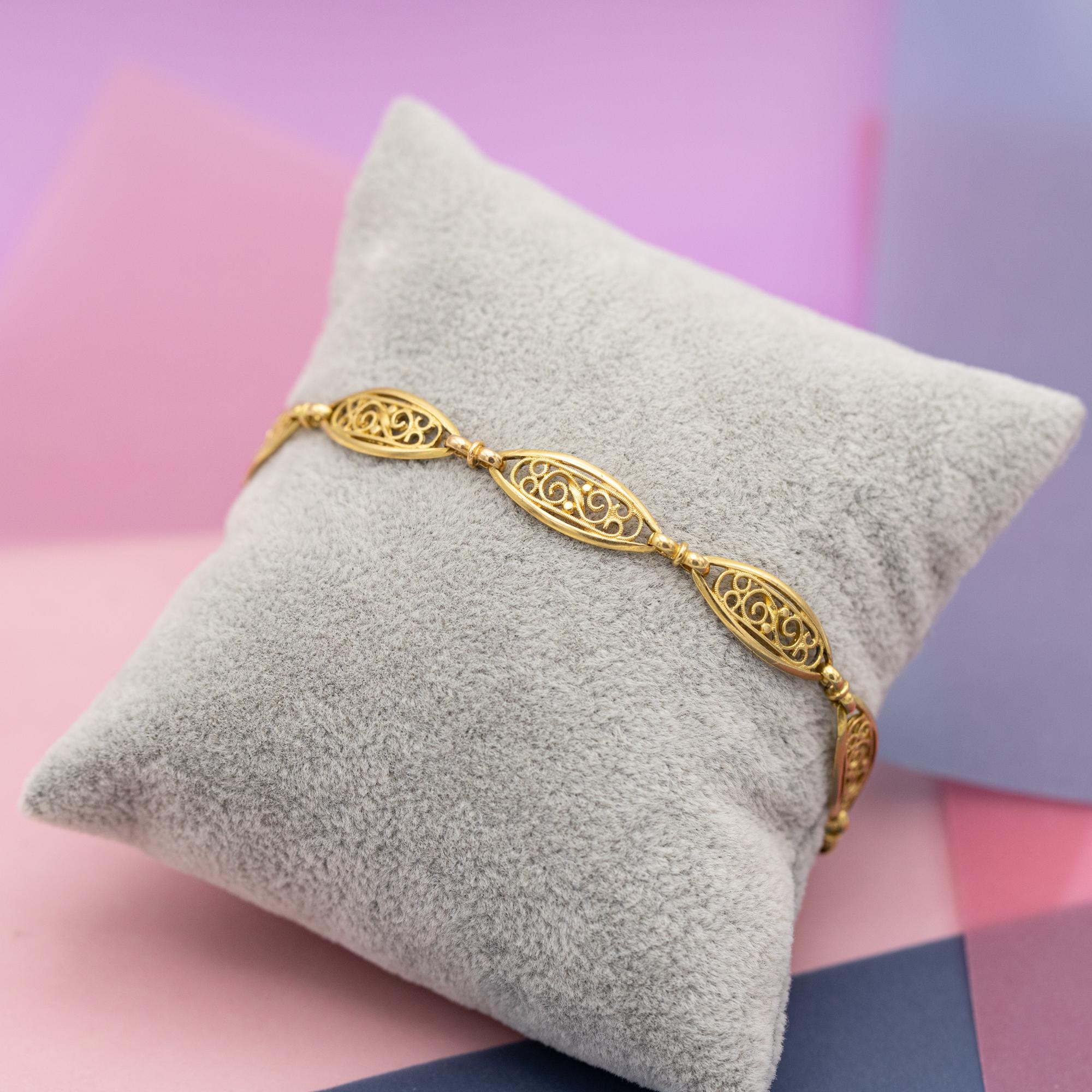 French 18k solid gold filligree chain bracelet, 1940's romantic sautoir bracelet 3