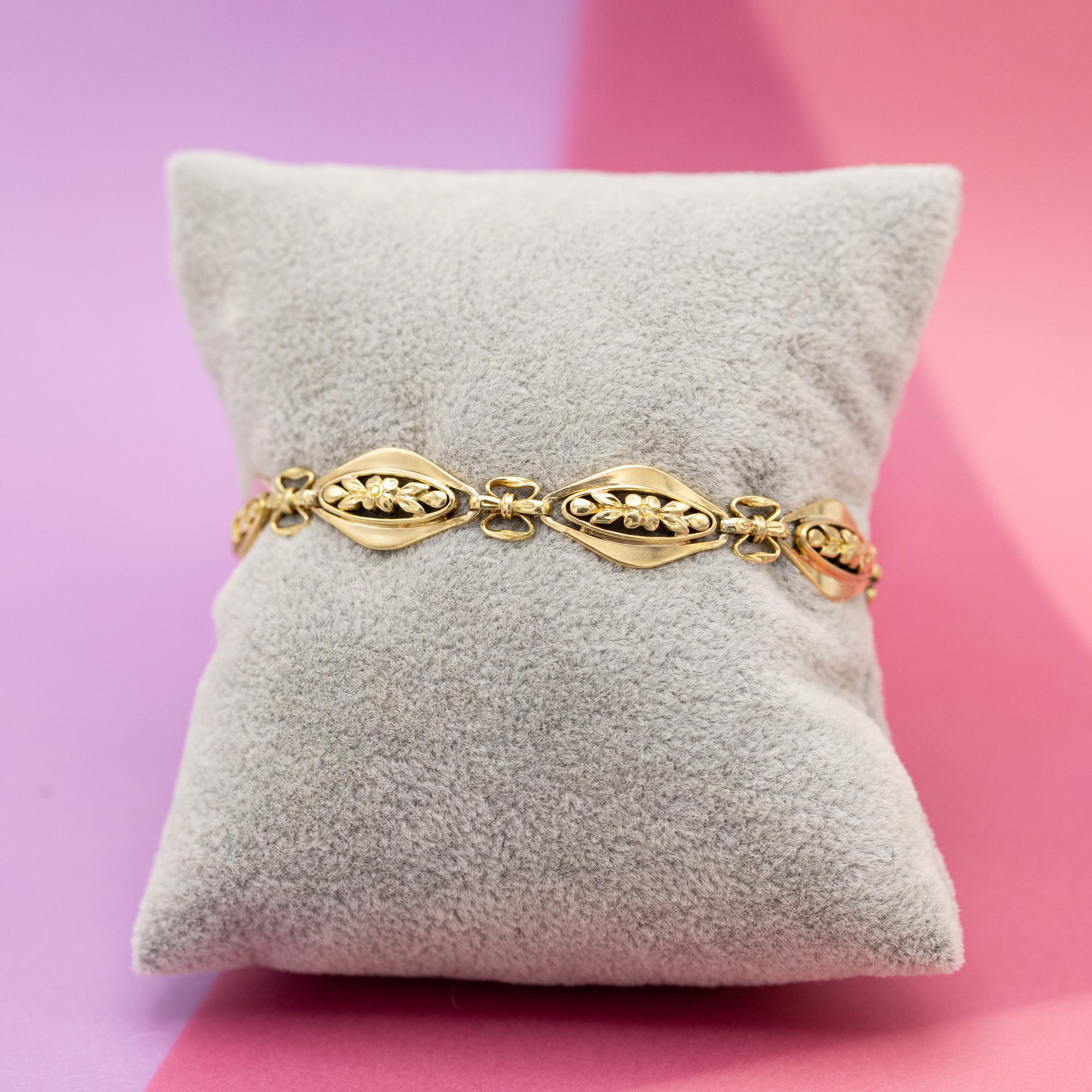 French 18k solid gold floral chain bracelet - 1940's romantic sautoir bracelet In Good Condition In Antwerp, BE