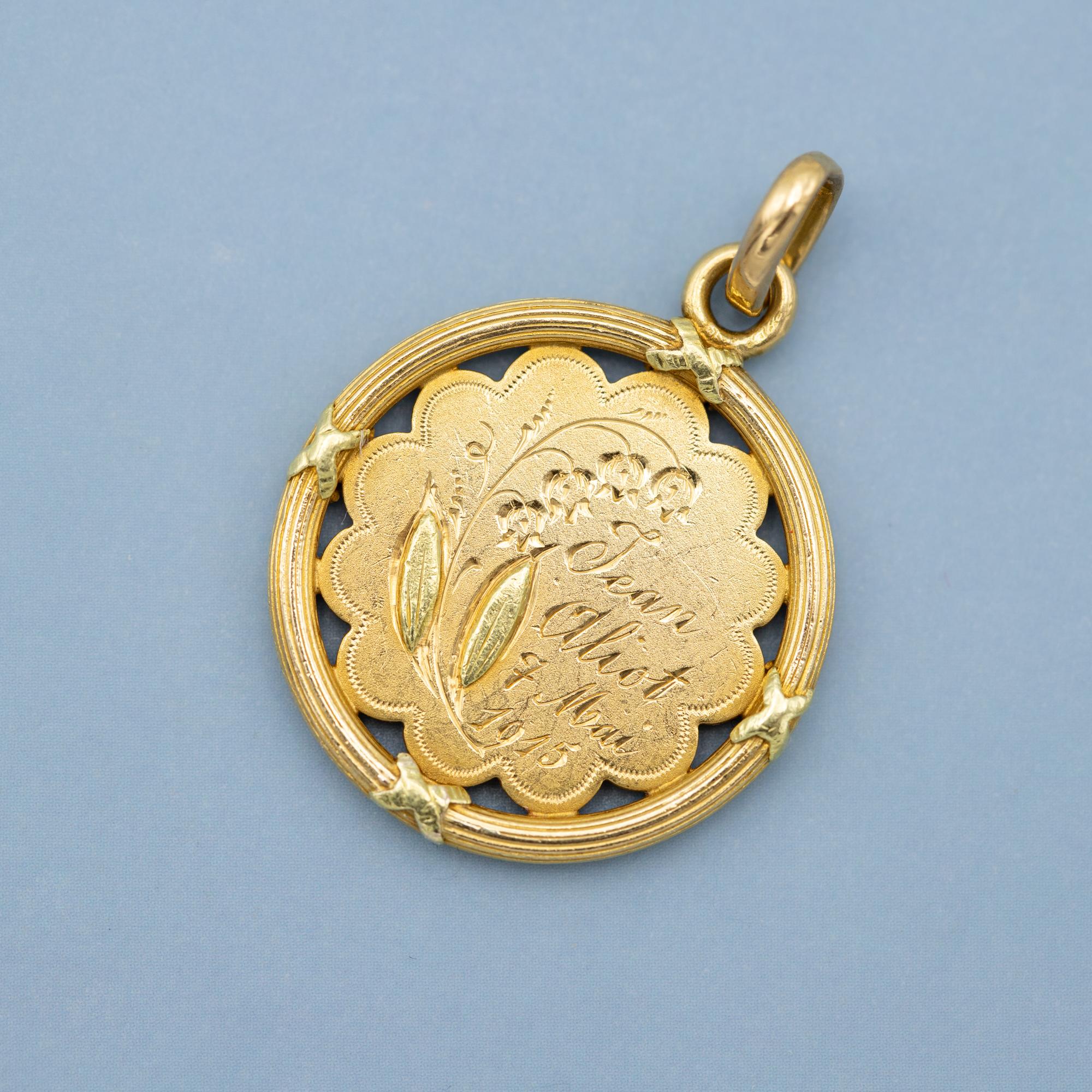 French 18K solid gold pendant - Campagne war charm - Lily - Antique, Art Nouveau For Sale 2