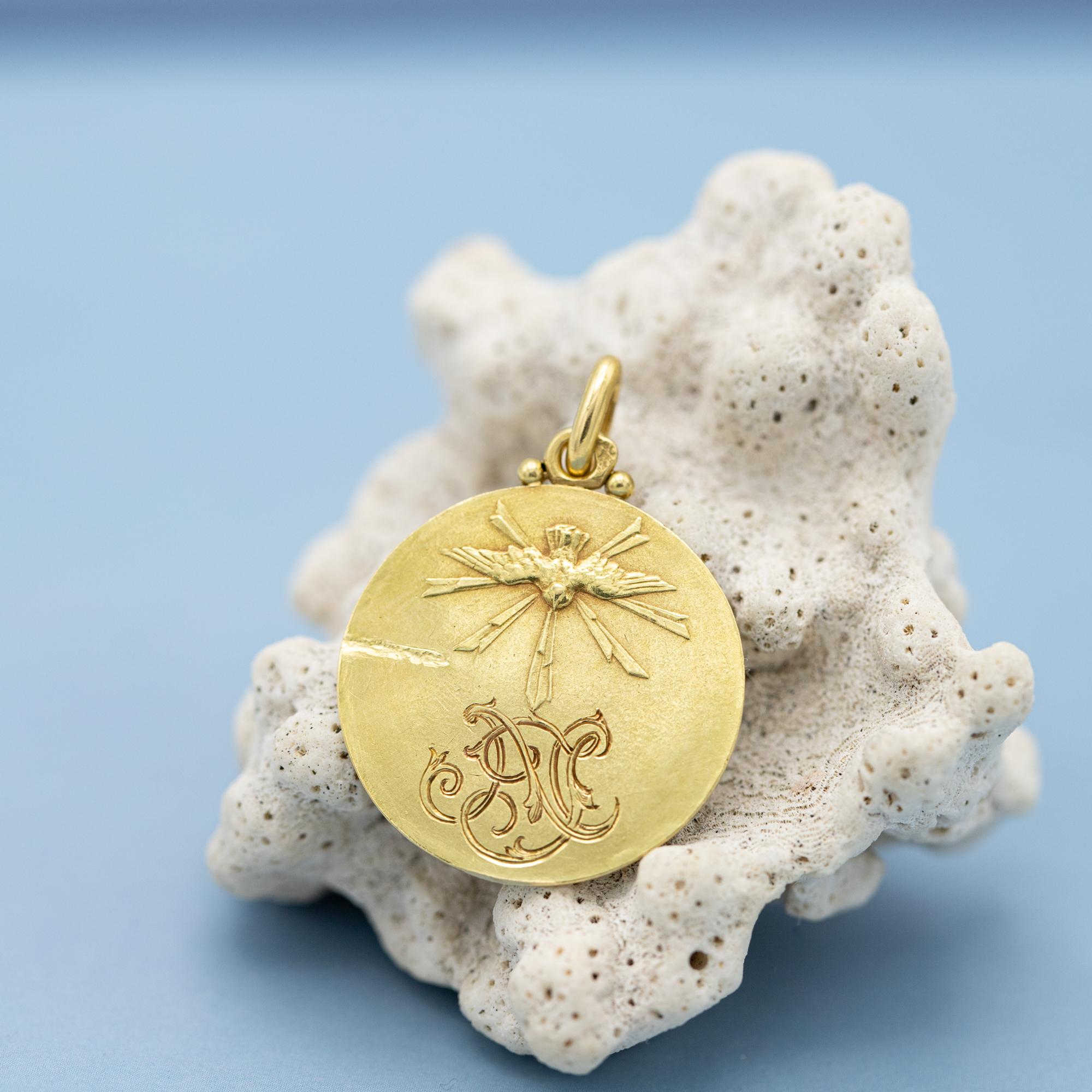 Modern French 18K solid gold pendant - Virgin Mary charm - Lily - Catholic medallion