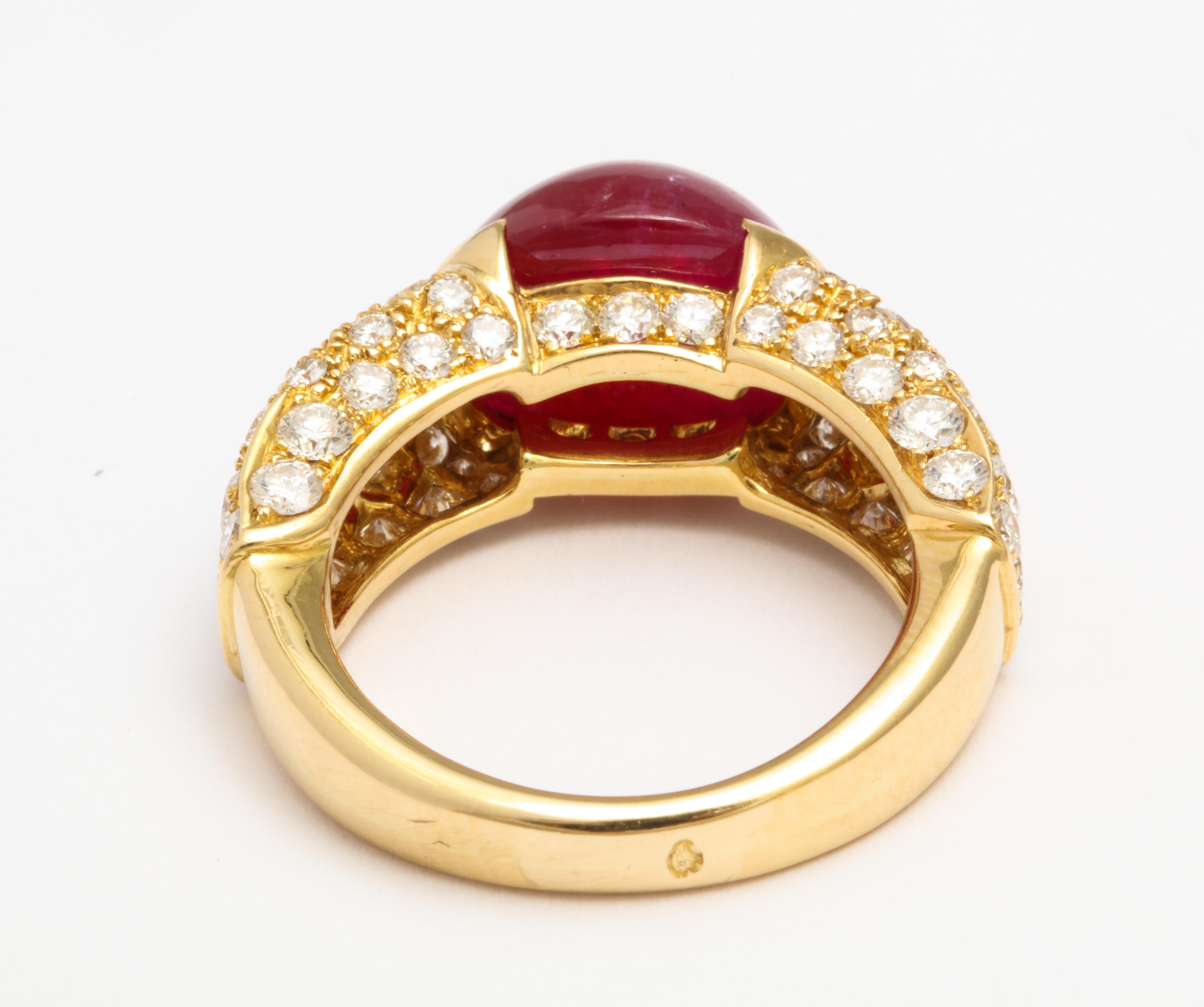 French 18 Karat Yellow Gold Cabochon No Heat Ruby and Pave Diamond Ring In Excellent Condition For Sale In New York, NY