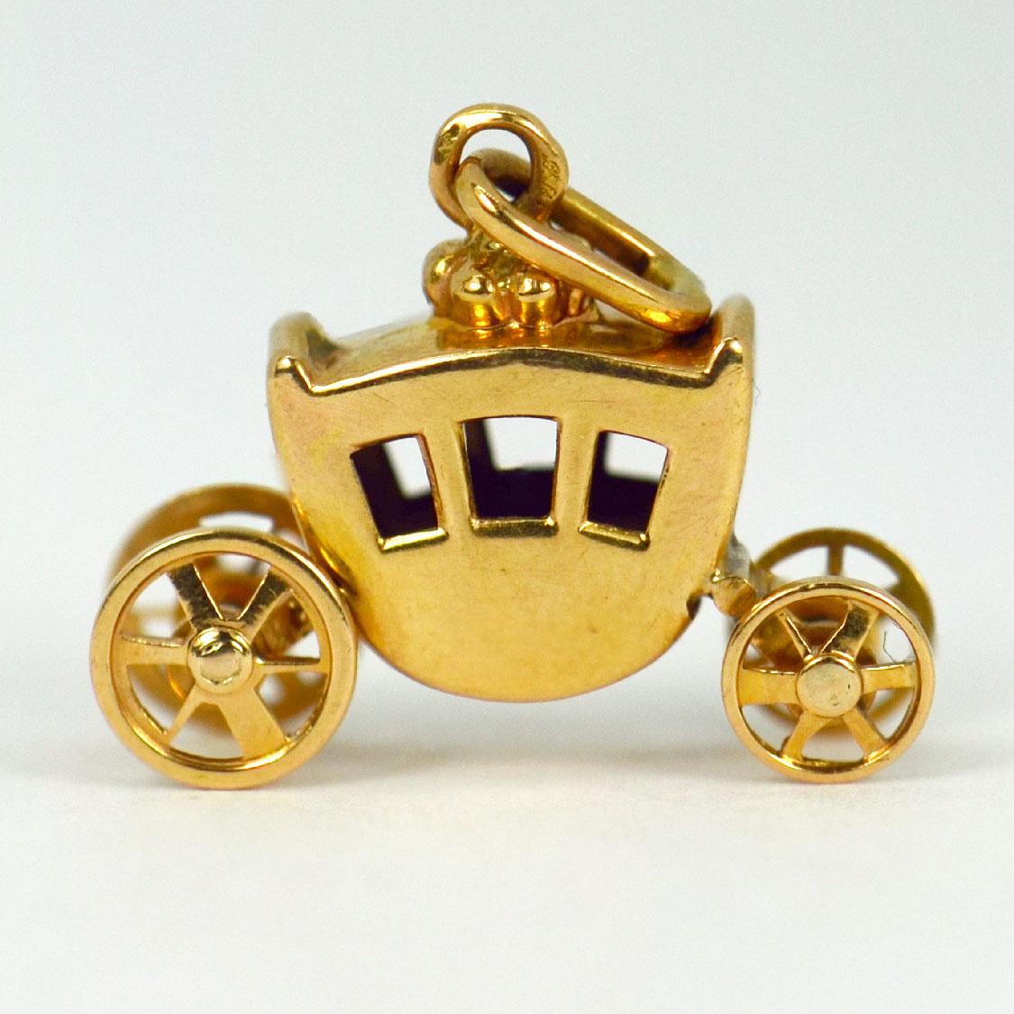 French 18K Yellow Gold Carriage Charm Pendant In Good Condition In London, GB