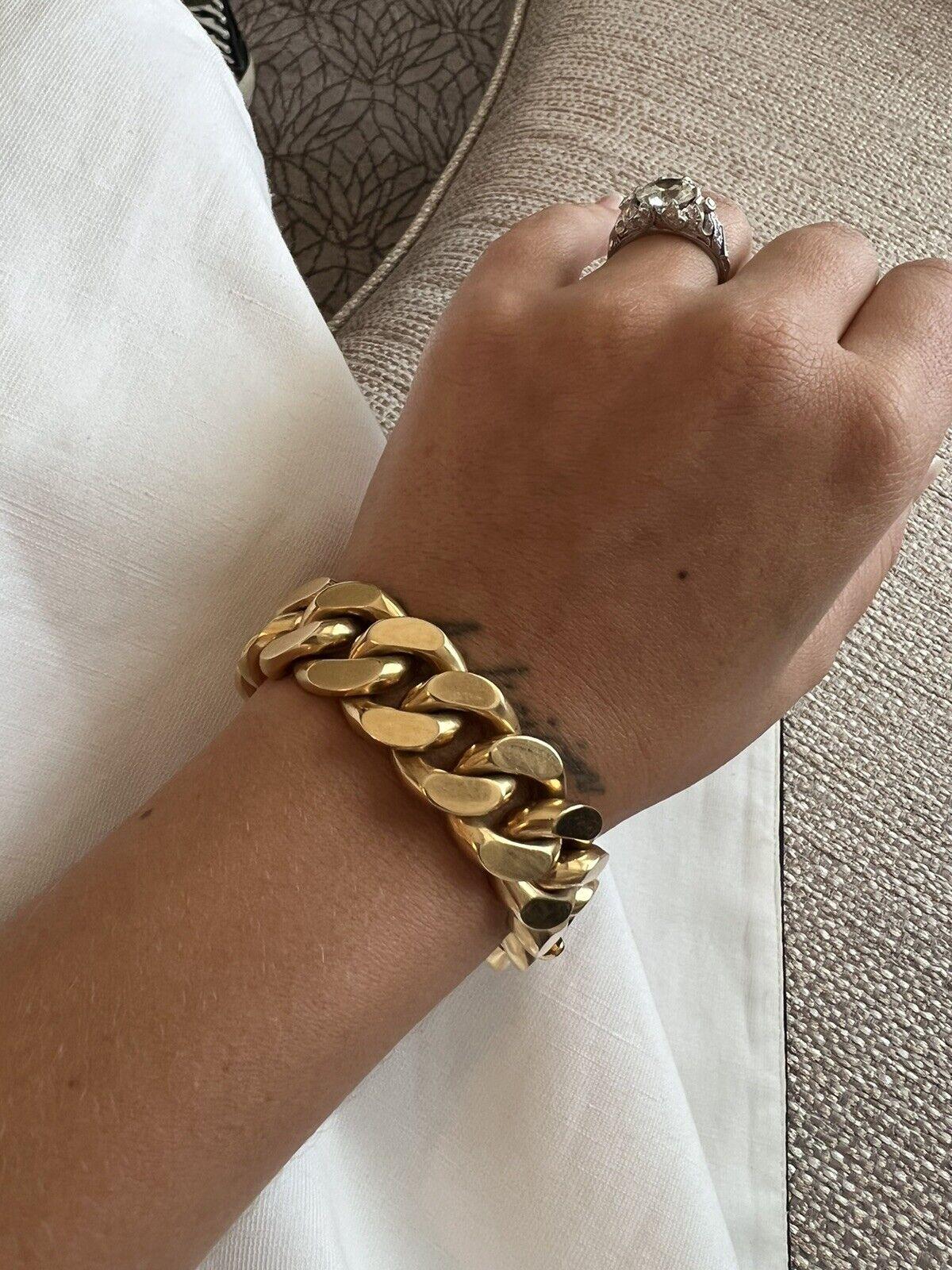 French 18k Yellow Gold Curb Link Bracelet Circa 1970s Vintage In Excellent Condition In Beverly Hills, CA