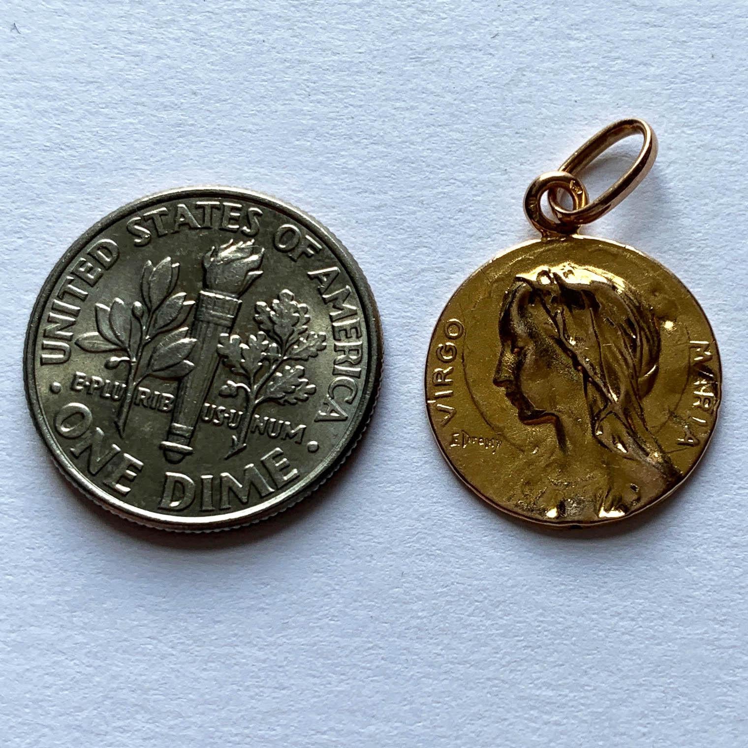 French 18 Karat Yellow Gold Emile Dropsy Virgin Mary Charm Pendant In Good Condition In London, GB