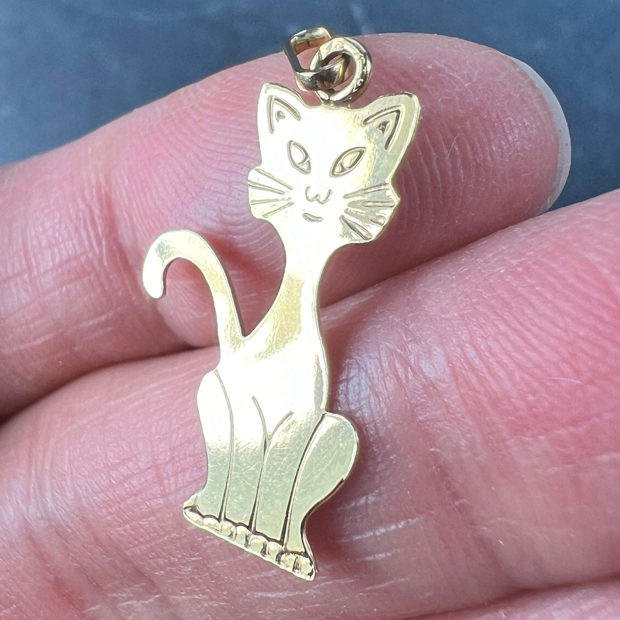 French 18K Yellow Gold Engraved Cat Charm Pendant For Sale 2