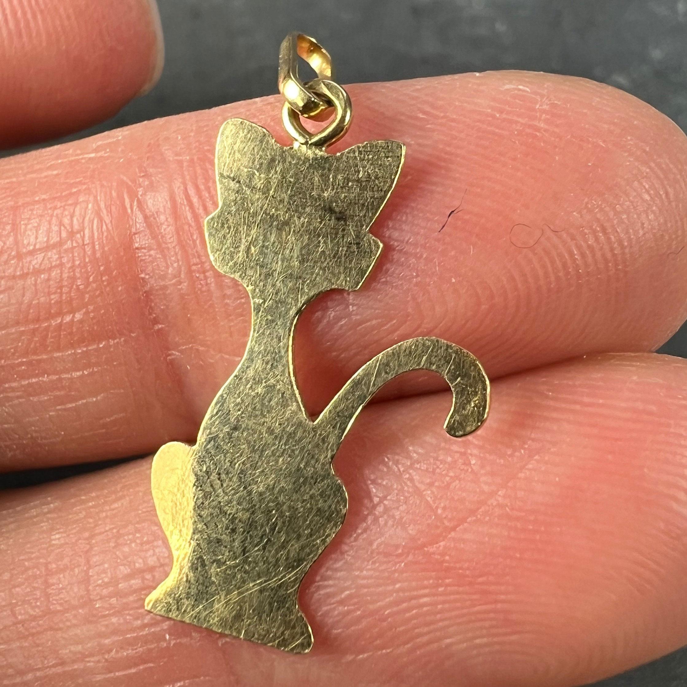 French 18K Yellow Gold Engraved Cat Charm Pendant For Sale 4