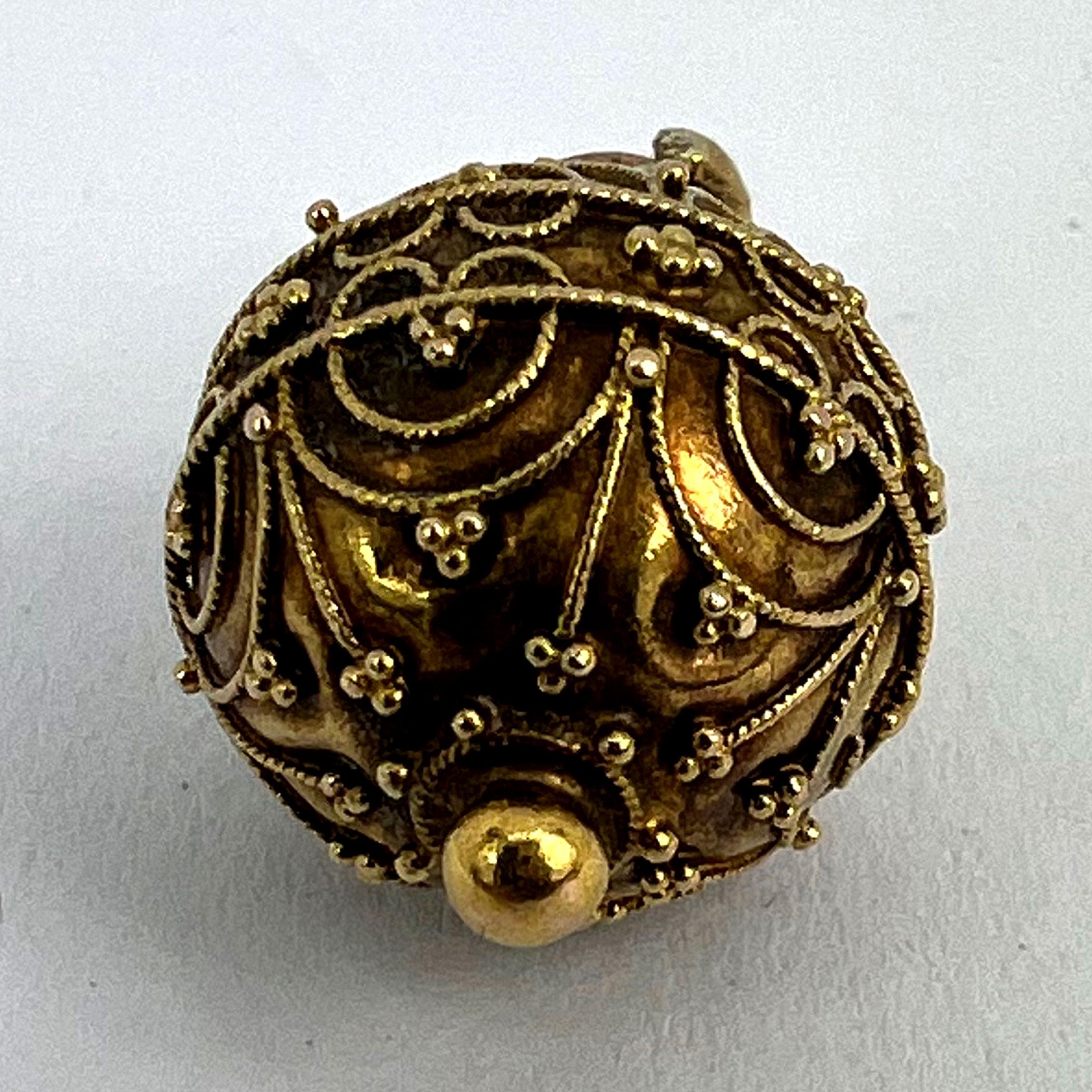 French 18K Yellow Gold Filigree Sphere Charm Pendant For Sale 10