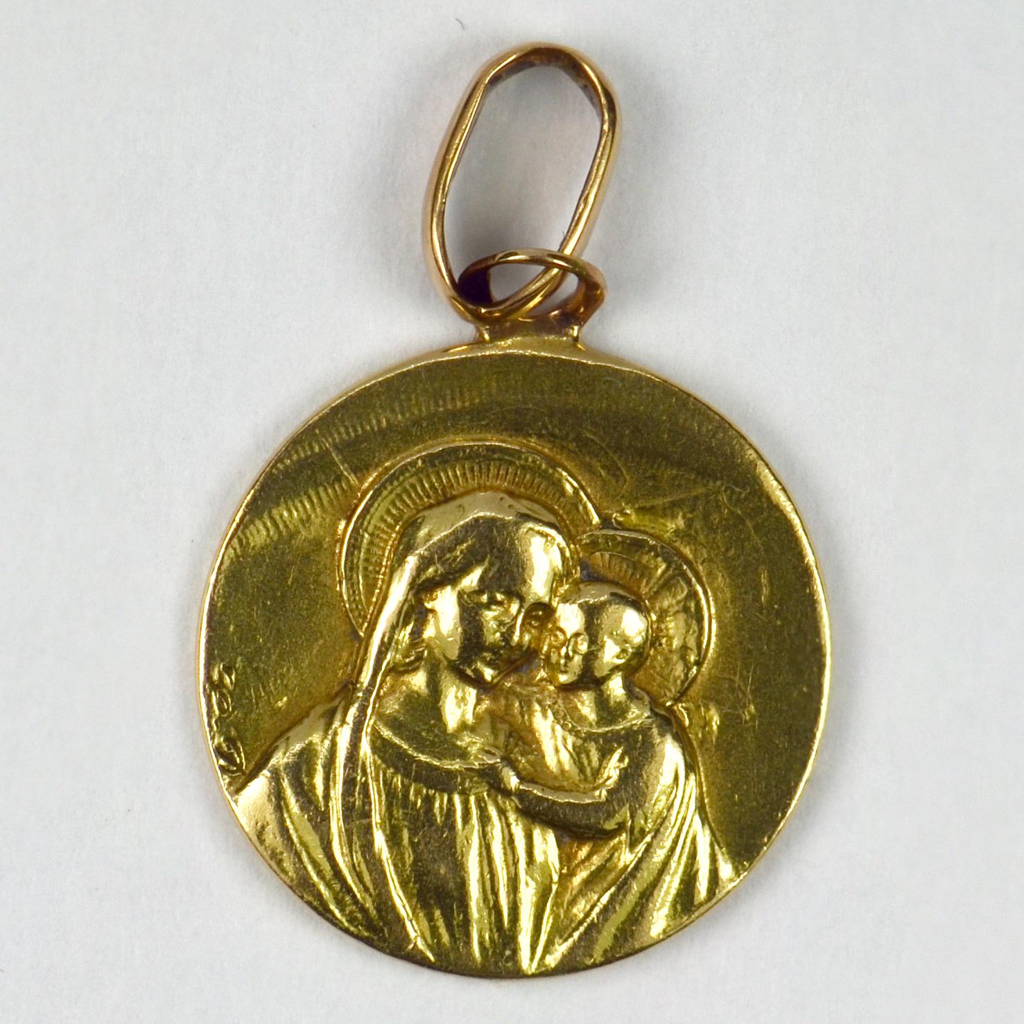 French 18 Karat Yellow Gold Jesus Madonna Devotional Medal Charm Pendant In Good Condition In London, GB