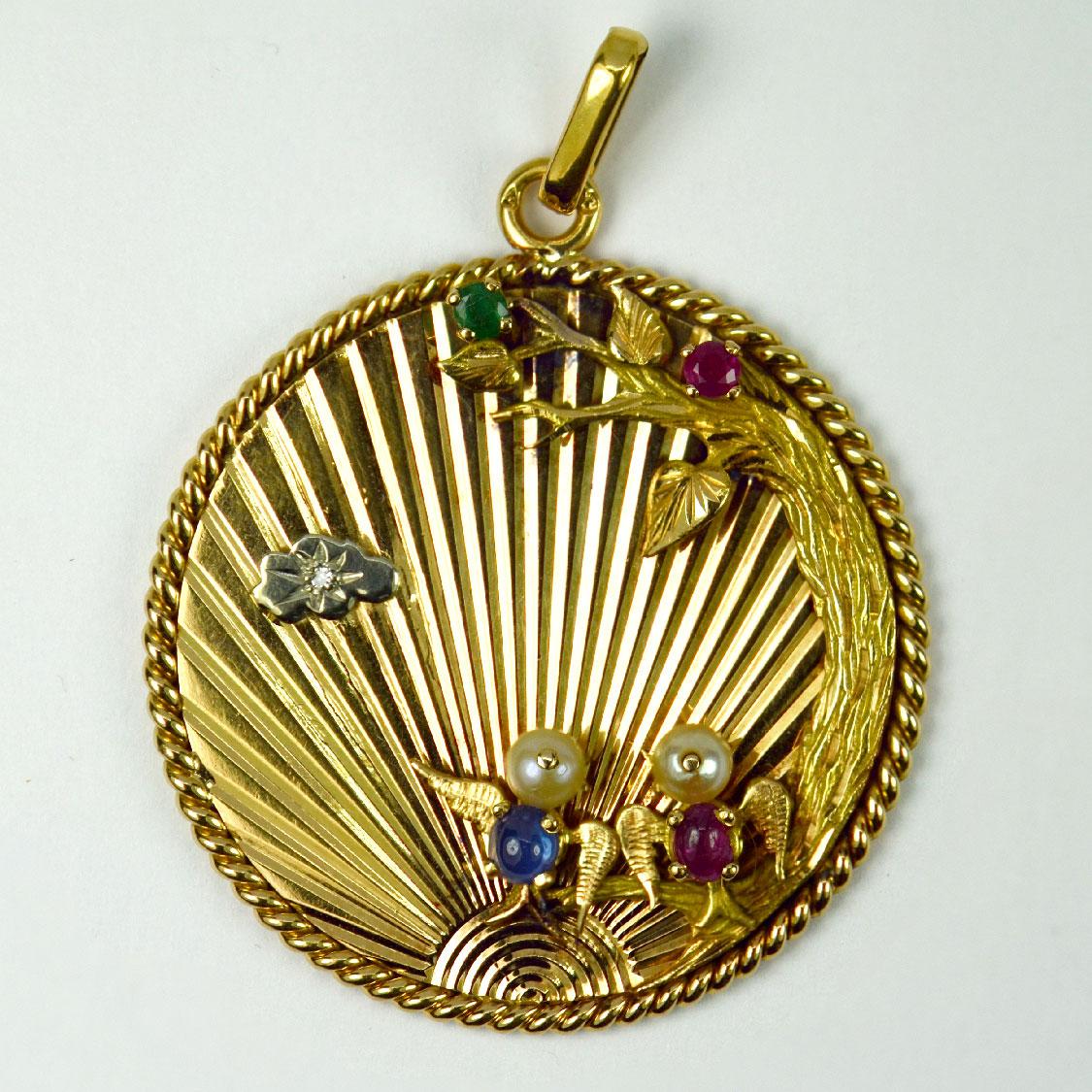 French 18K Yellow Gold Lovebirds Emerald Ruby Sapphire Diamond Pendant In Good Condition For Sale In London, GB