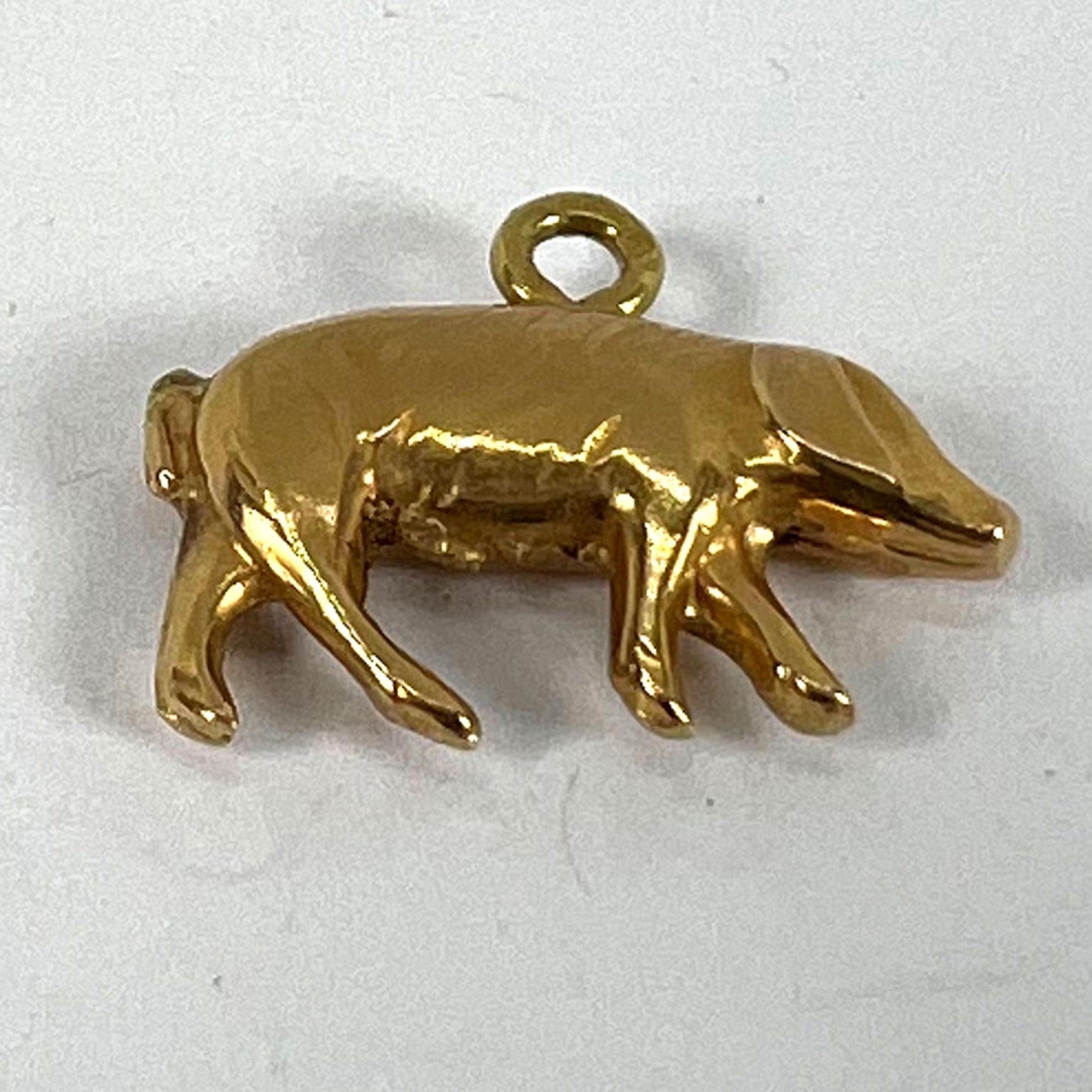 French 18K Yellow Gold Lucky Pig Charm Pendant en vente 9