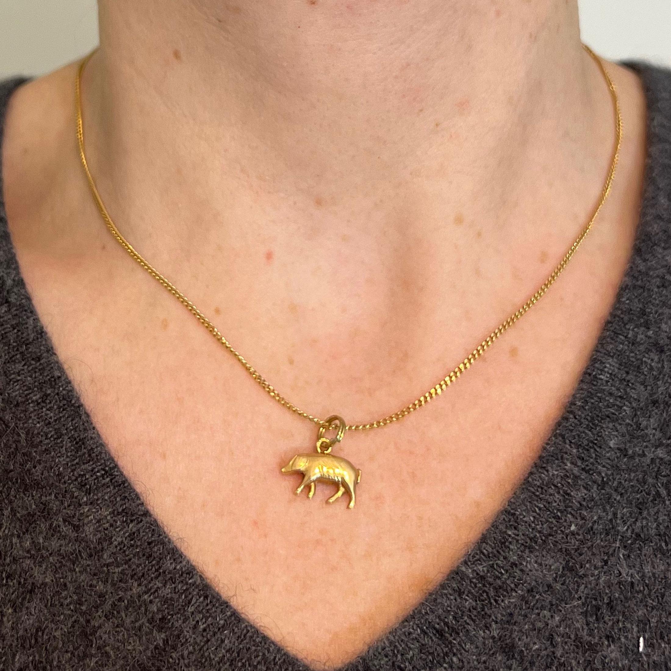 French 18K Yellow Gold Lucky Pig Charm Pendant Unisexe en vente