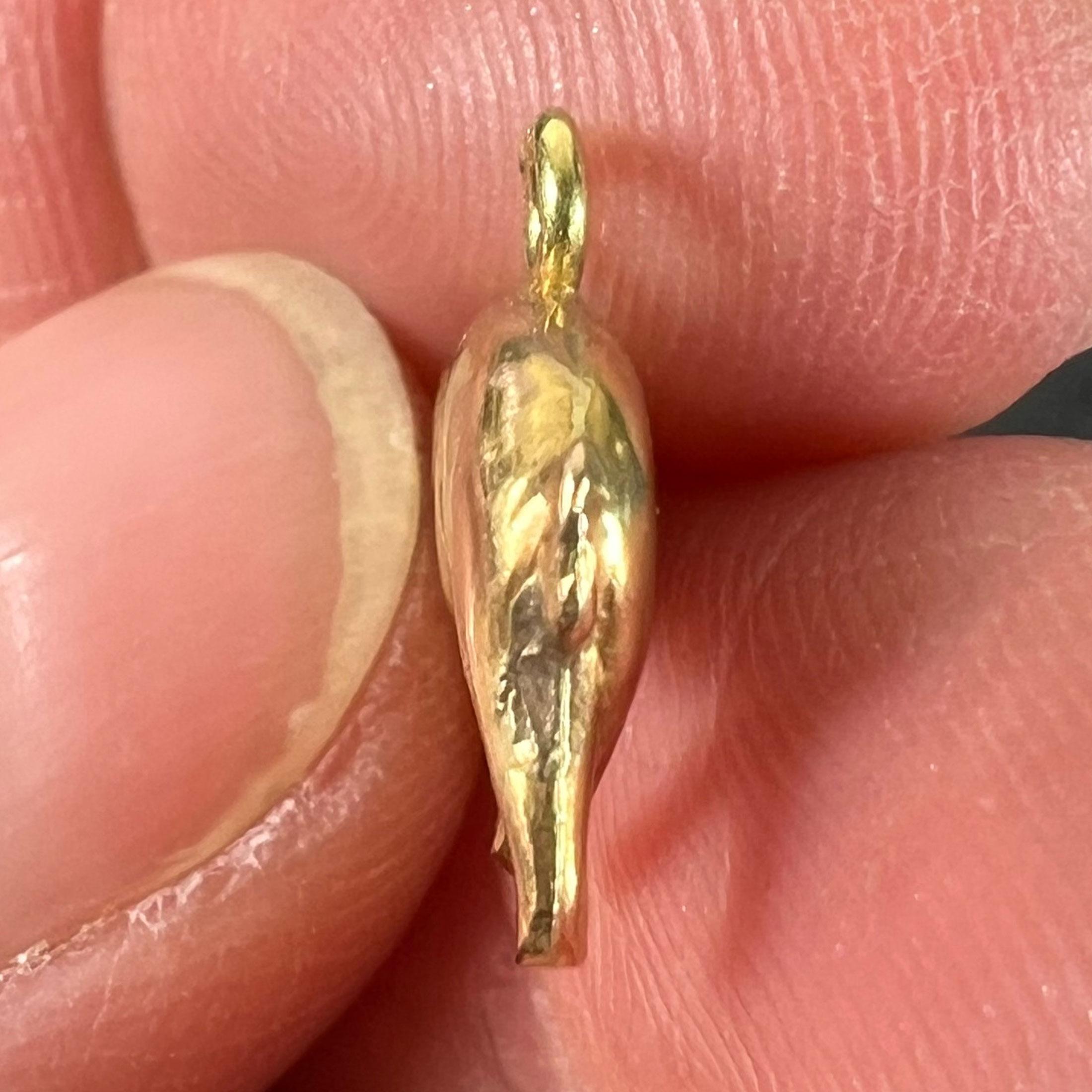 French 18K Yellow Gold Lucky Pig Charm Pendant en vente 3