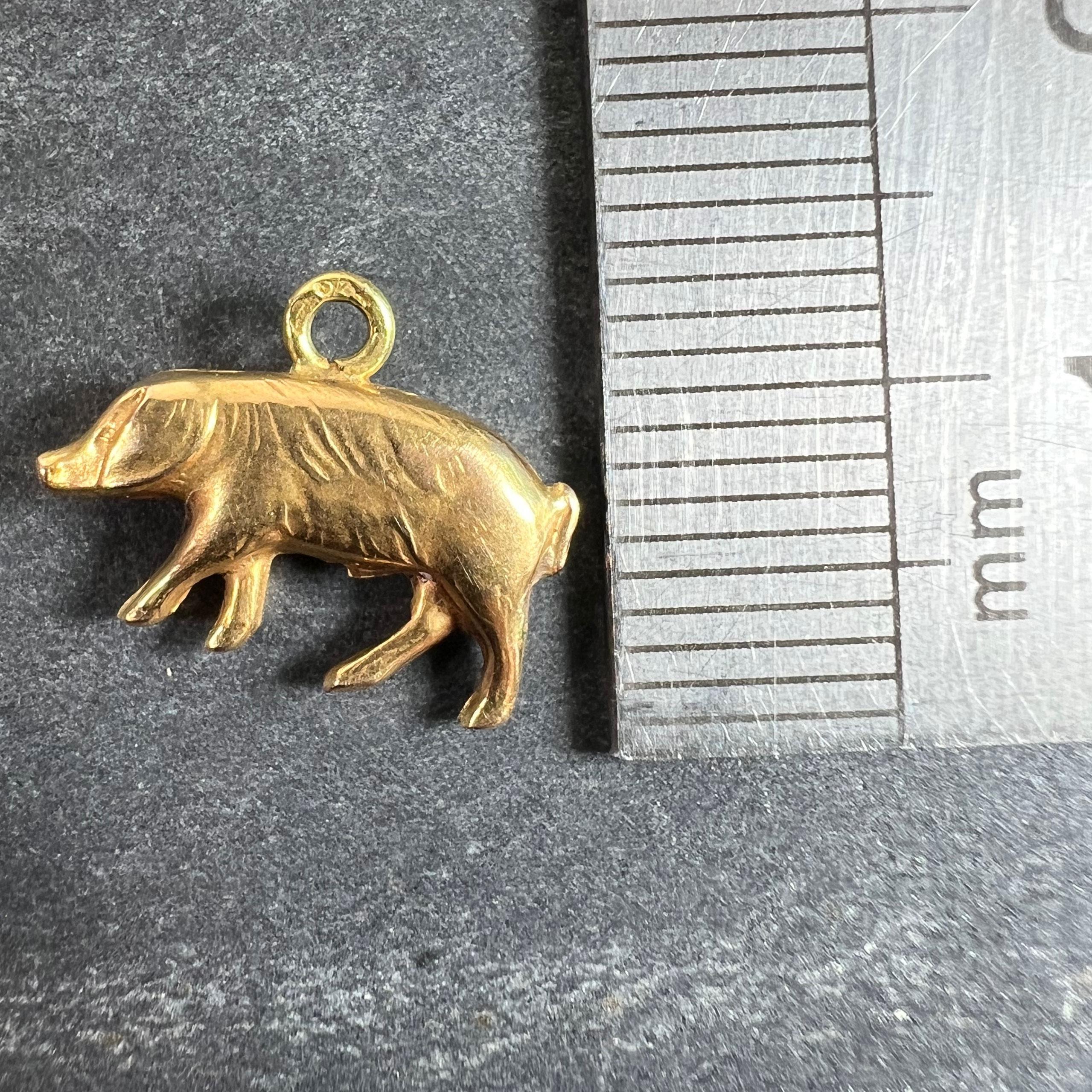 French 18K Yellow Gold Lucky Pig Charm Pendant en vente 5