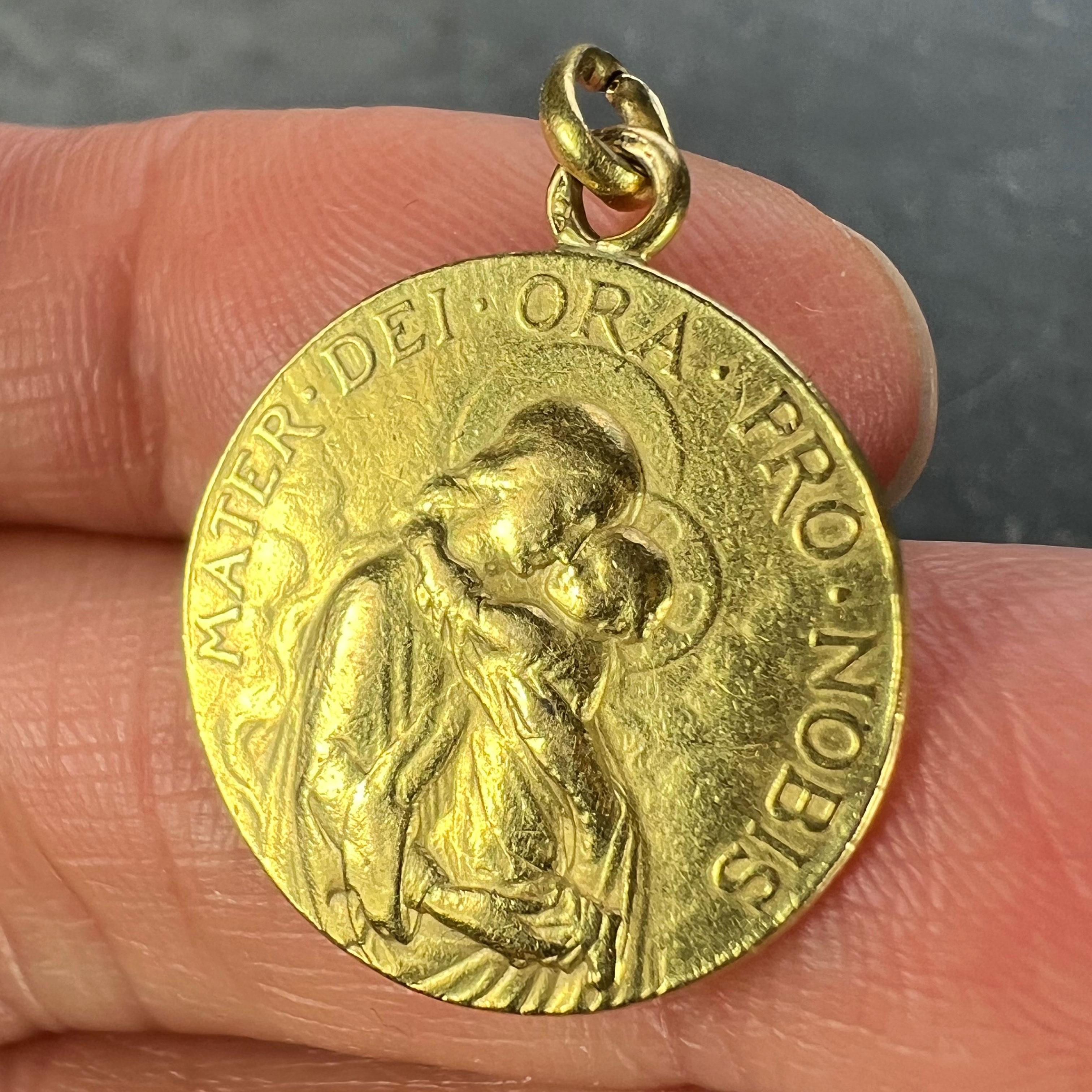 French 18K Yellow Gold Madonna and Child Medal Pendant For Sale 1