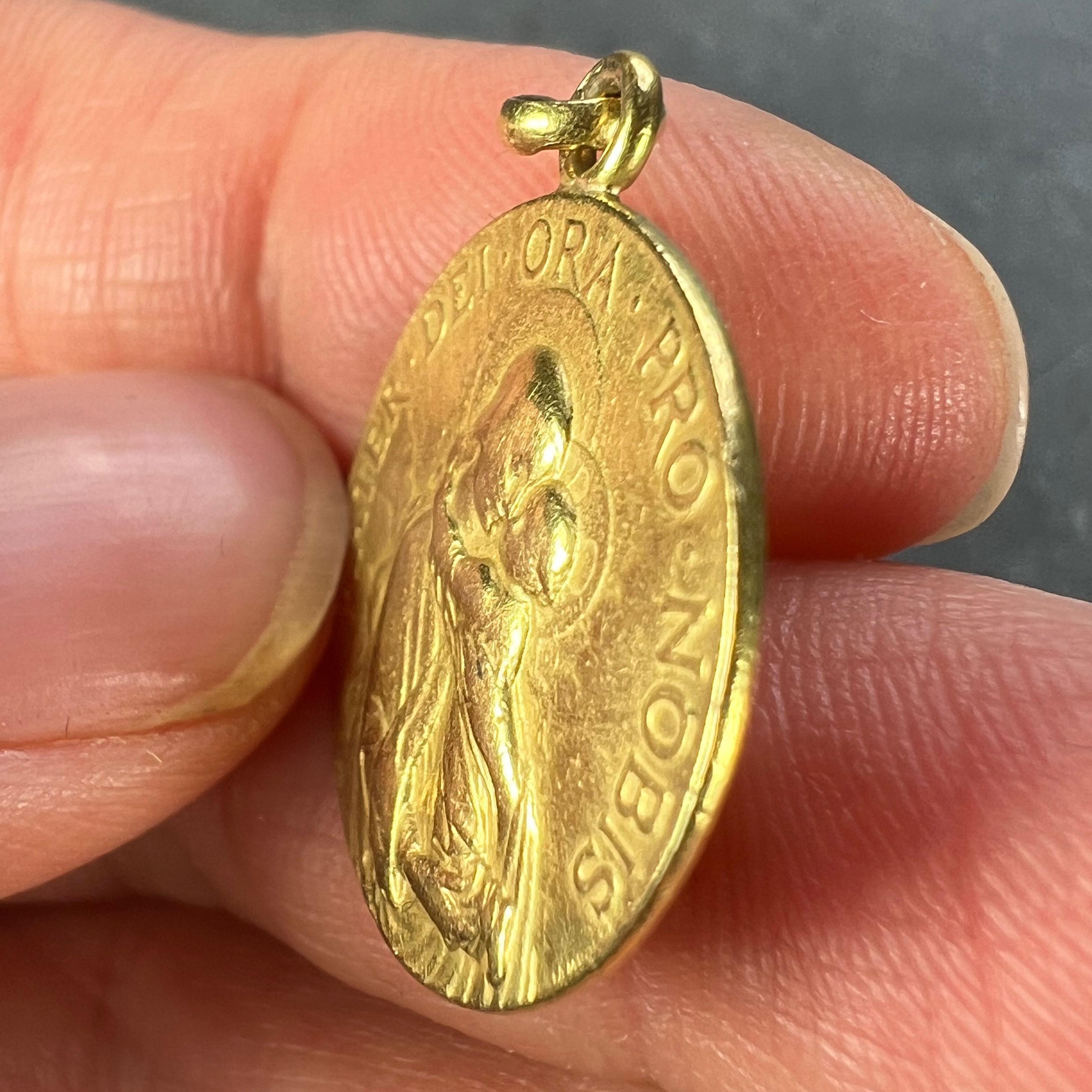 French 18K Yellow Gold Madonna and Child Medal Pendant For Sale 2