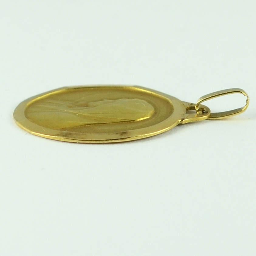 French 18 Karat Yellow Gold Monier Virgin Mary Oval Charm Pendant Medal In Good Condition In London, GB