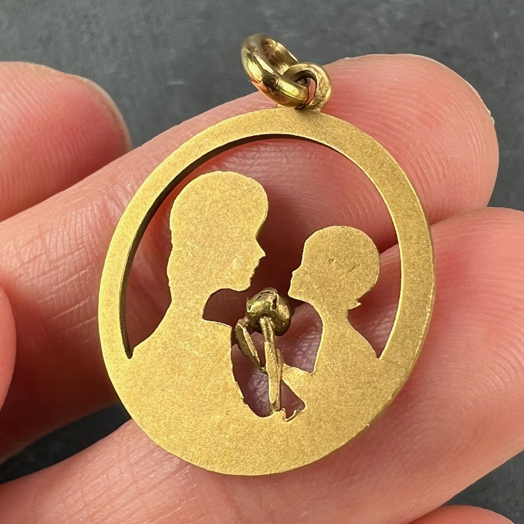 French 18K Yellow Gold Mother and Child Rose Medal Pendant For Sale 4