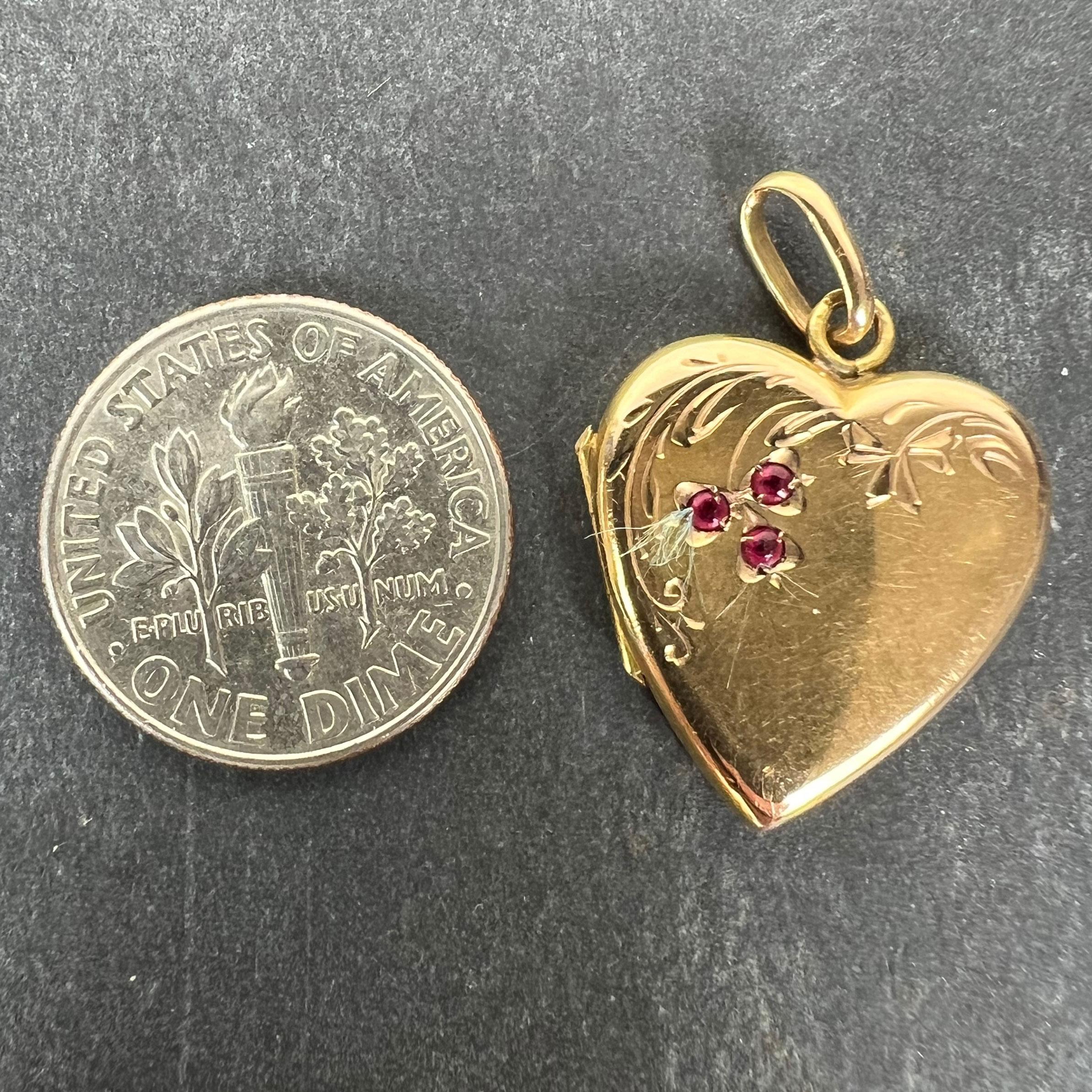 French 18K Yellow Gold Red Ruby Heart Locket Flower Charm Pendant in vendita 6