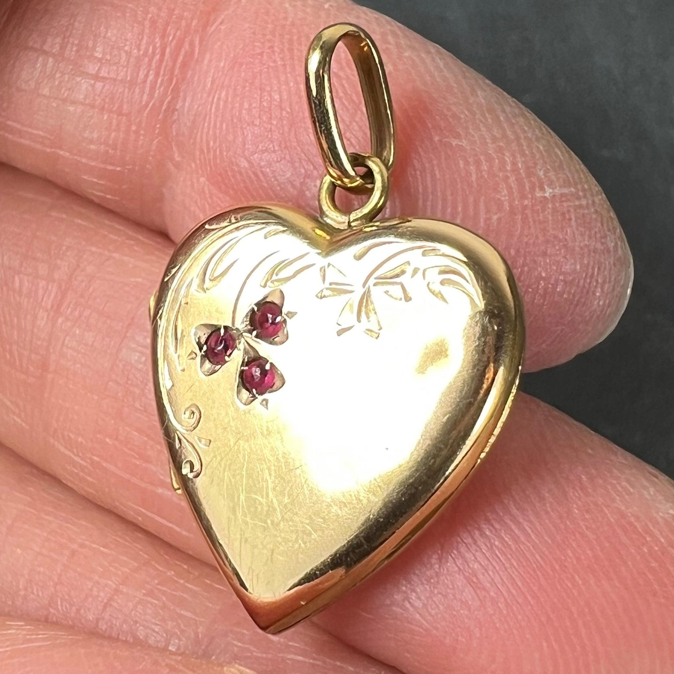 French 18K Yellow Gold Red Ruby Heart Locket Flower Charm Pendant in vendita 1