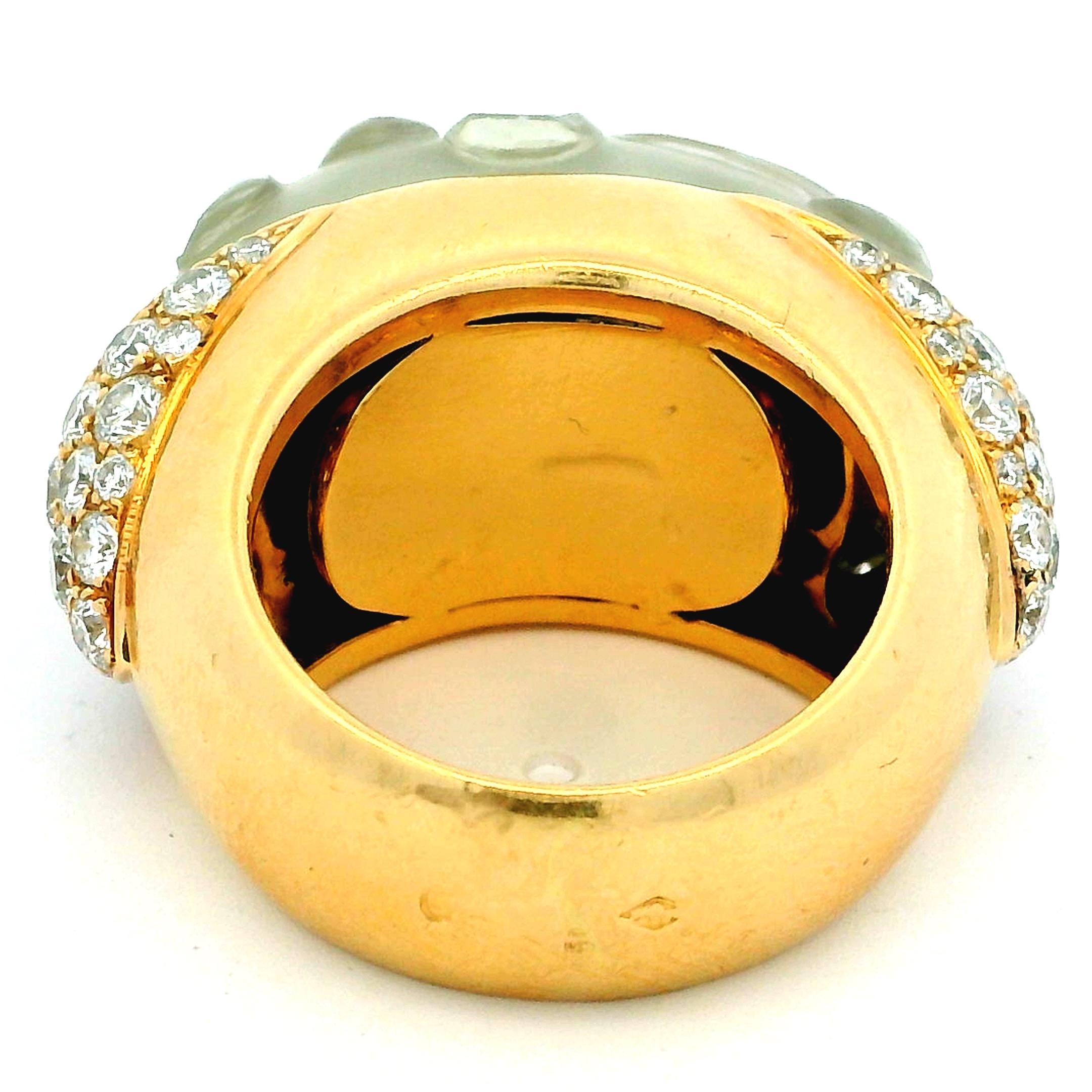 Bague française en or jaune 18K avec péridot sculpté et diamants pavés, taille 6.5 en vente 6
