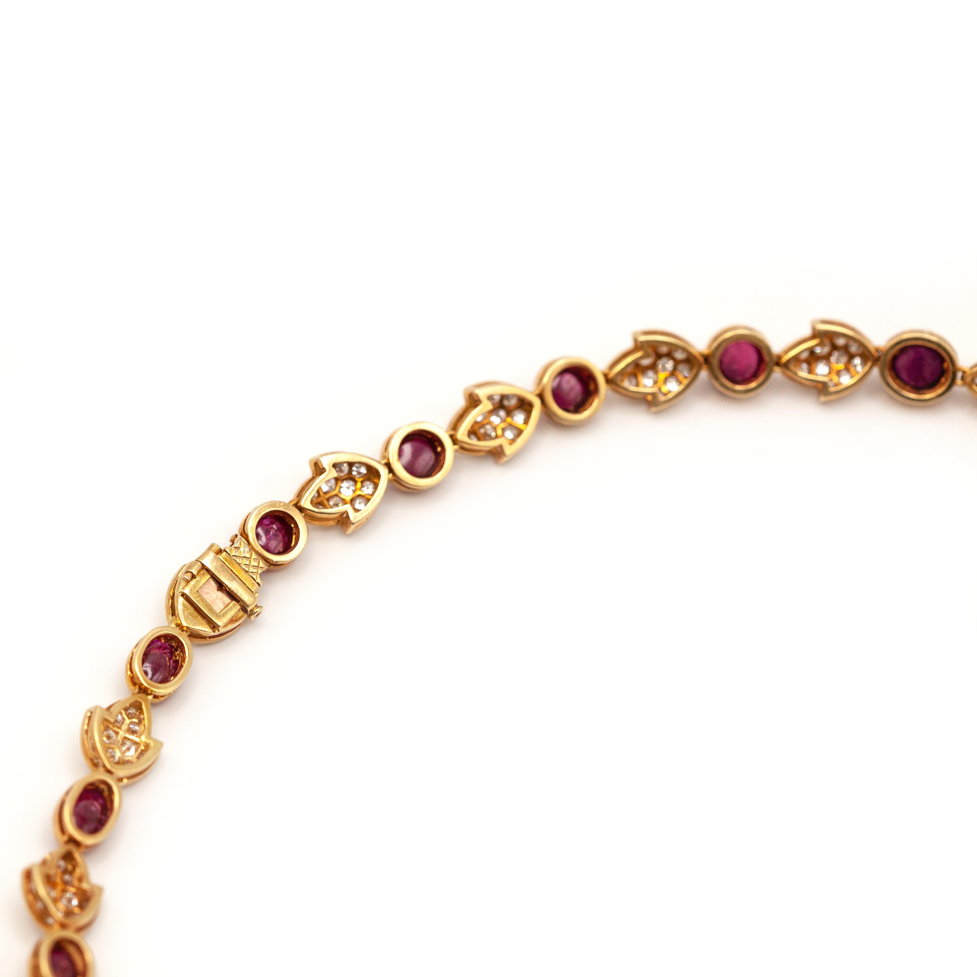 Bracelet français en or jaune 18K avec rubis et diamants Pour femmes en vente