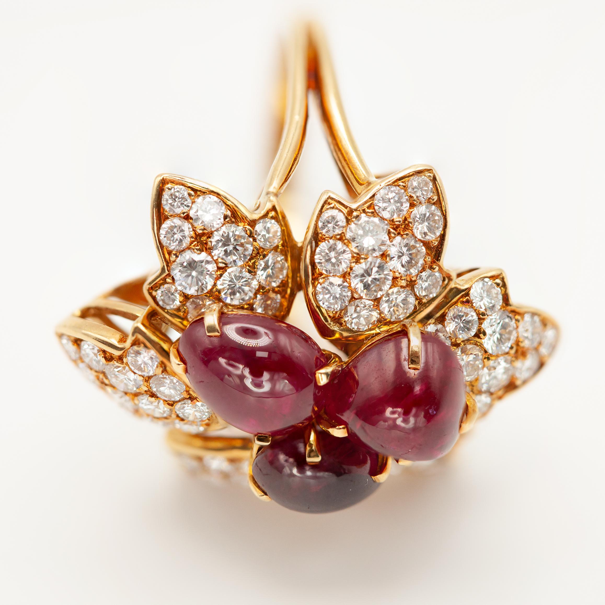 Bague française en or jaune 18K avec rubis et diamants en vente 4