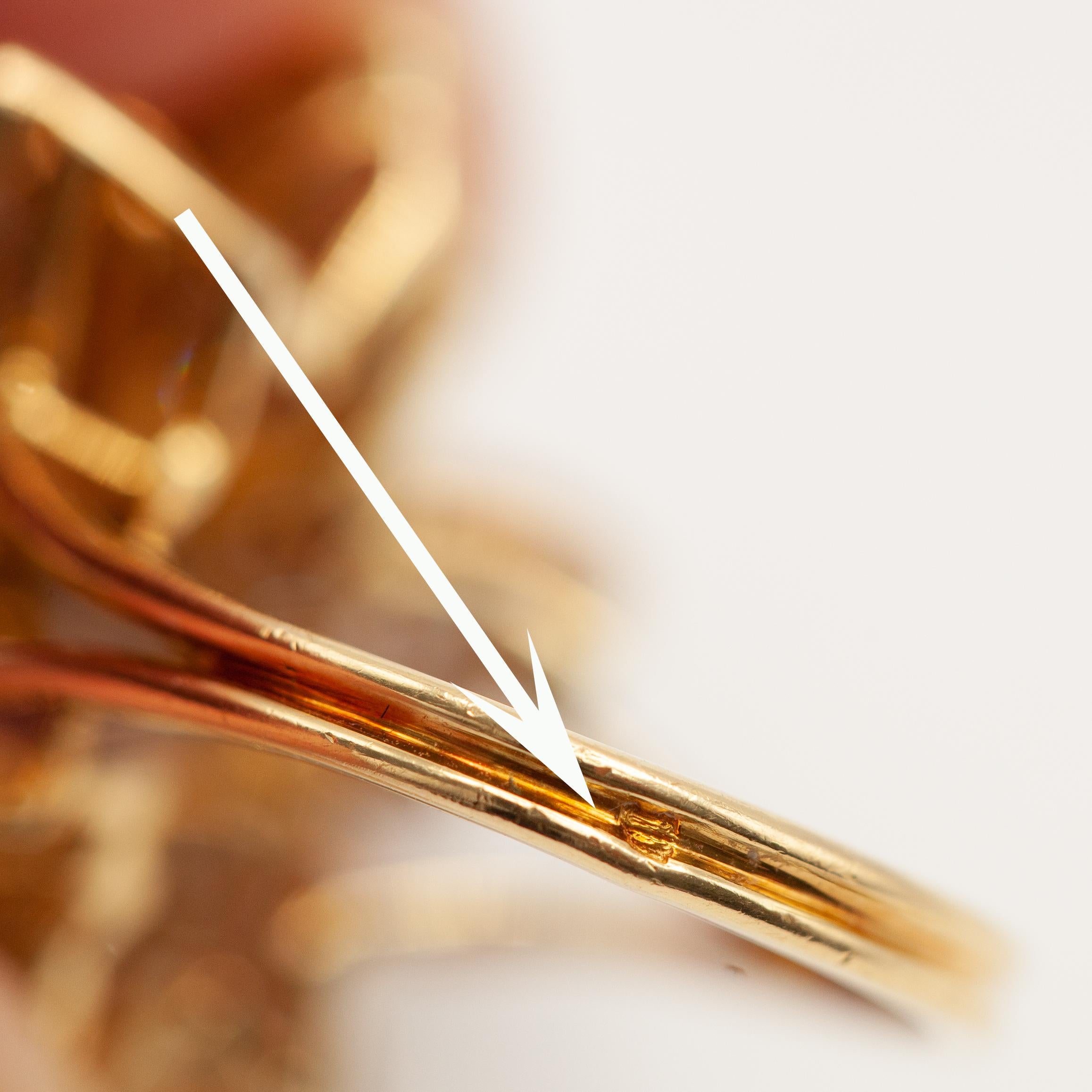 Bague française en or jaune 18K avec rubis et diamants en vente 5