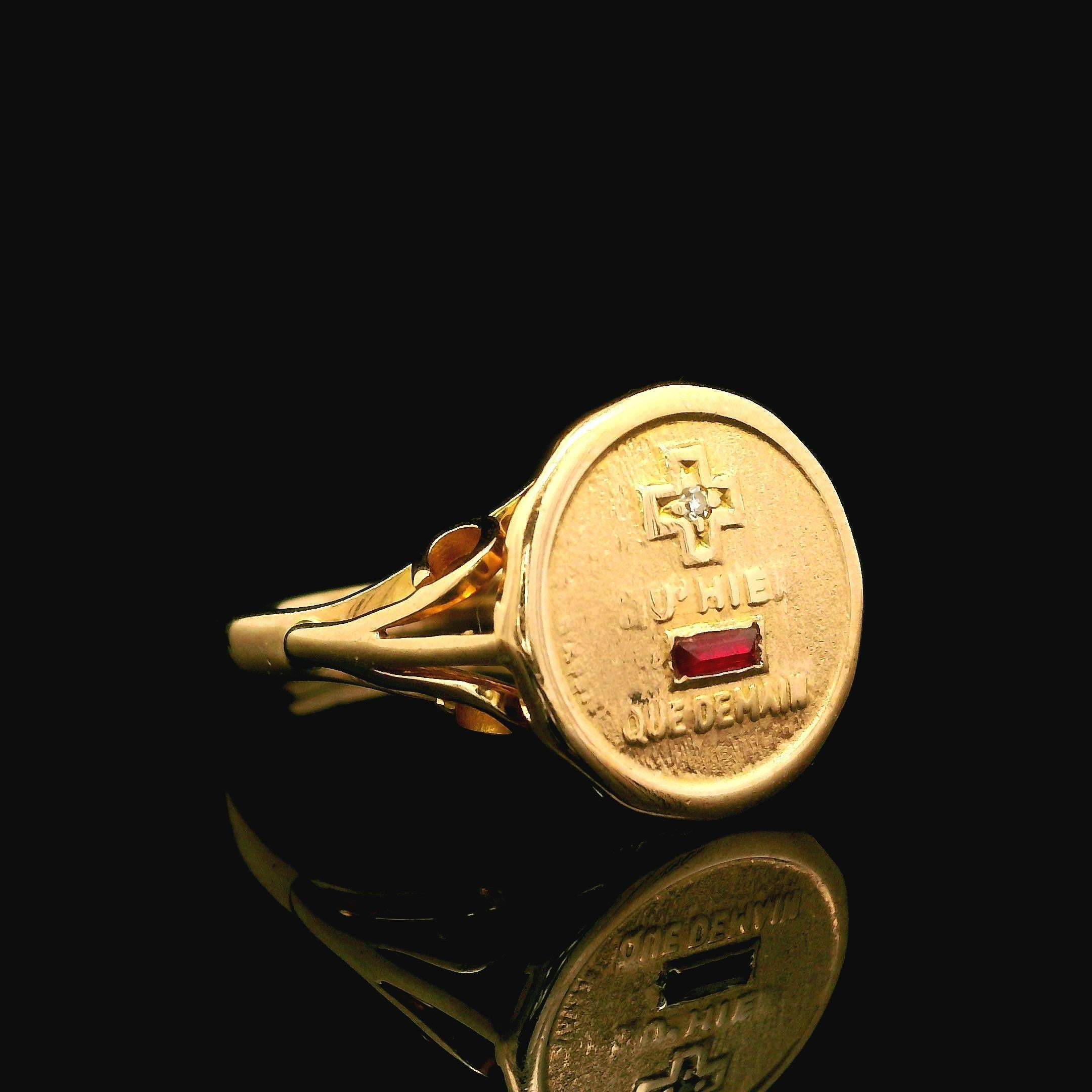 Anillo Francés de Oro Amarillo de 18k con Rubí y Diamante Redondo de la Señal del Amor 6