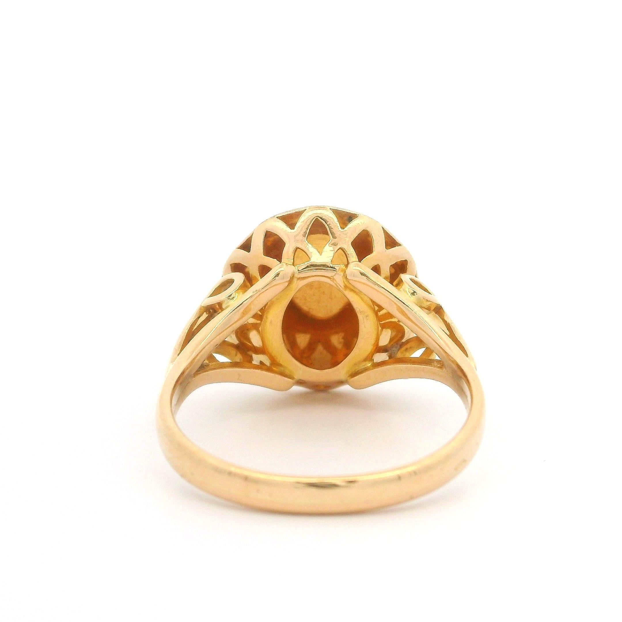 Anillo Francés de Oro Amarillo de 18k con Rubí y Diamante Redondo de la Señal del Amor Corte baguette