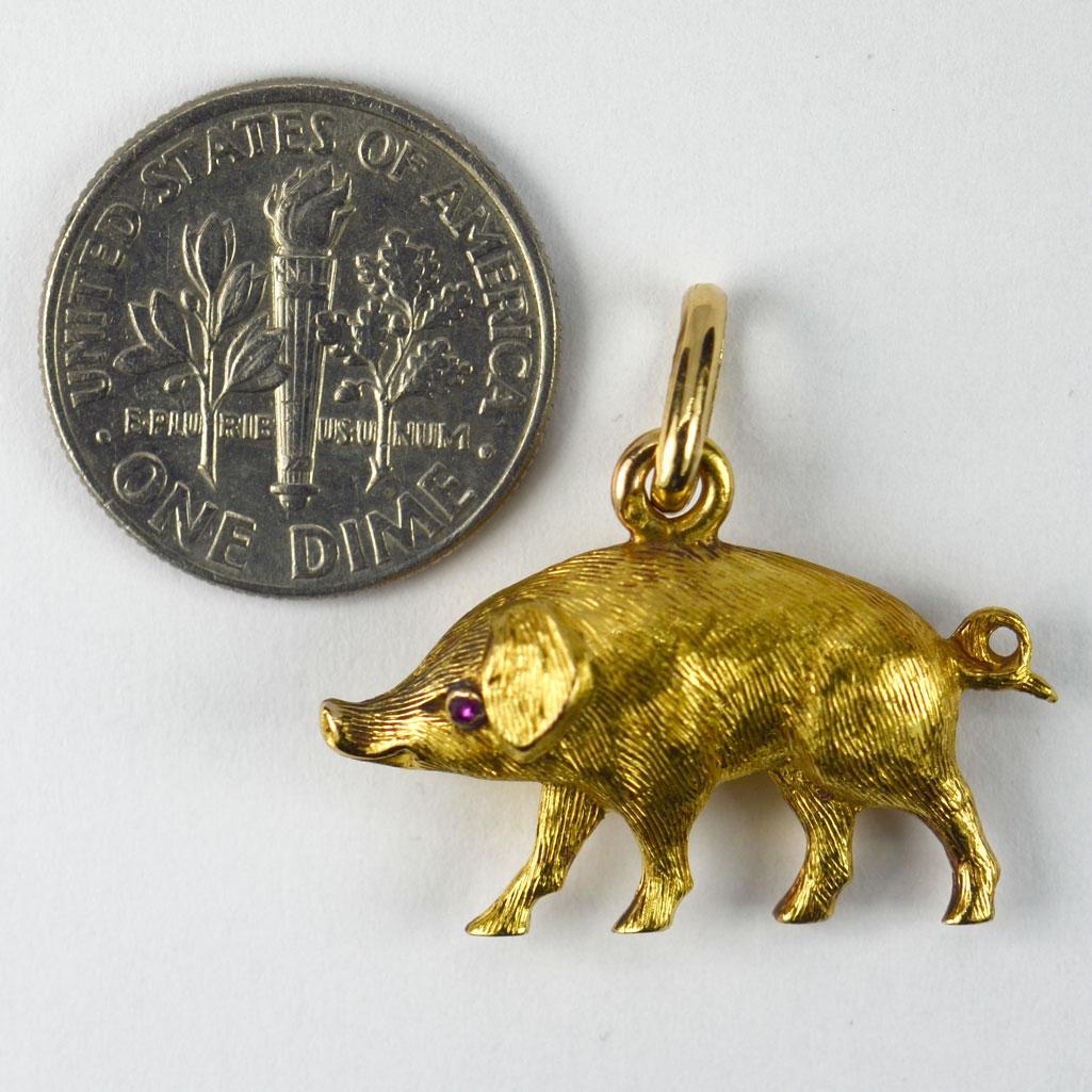 French 18k Yellow Gold Ruby Pig Charm Pendant In Good Condition In London, GB