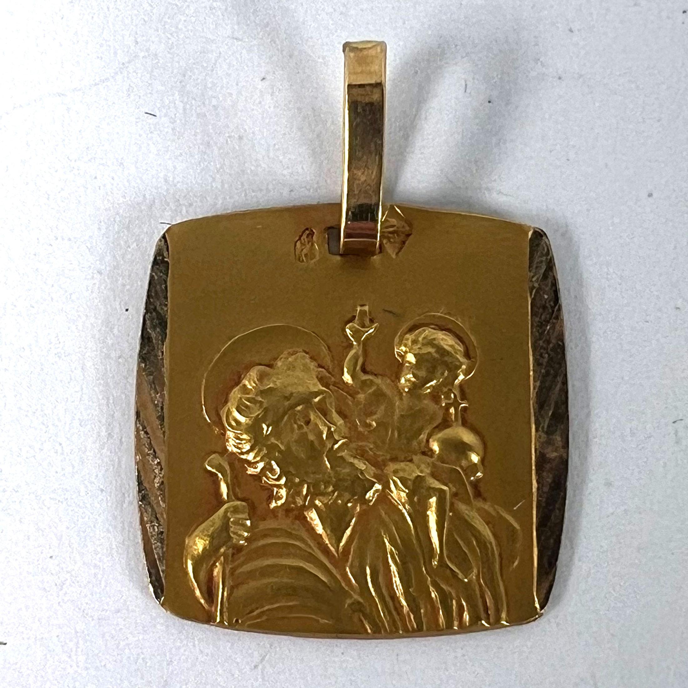 Pendentif en or jaune 18K avec breloque religieuse Saint-Christophe French en vente 7
