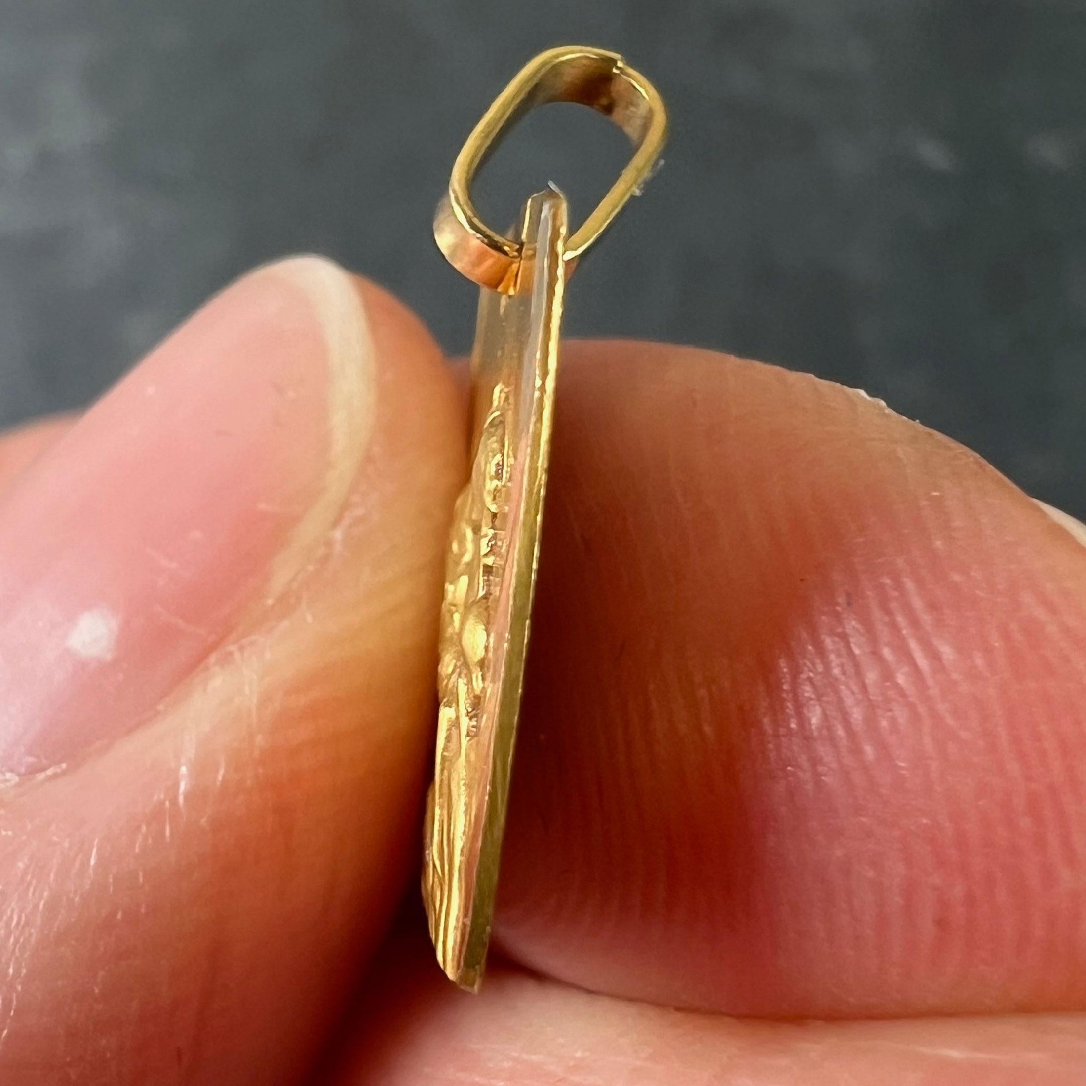 Pendentif en or jaune 18K avec breloque religieuse Saint-Christophe French en vente 3