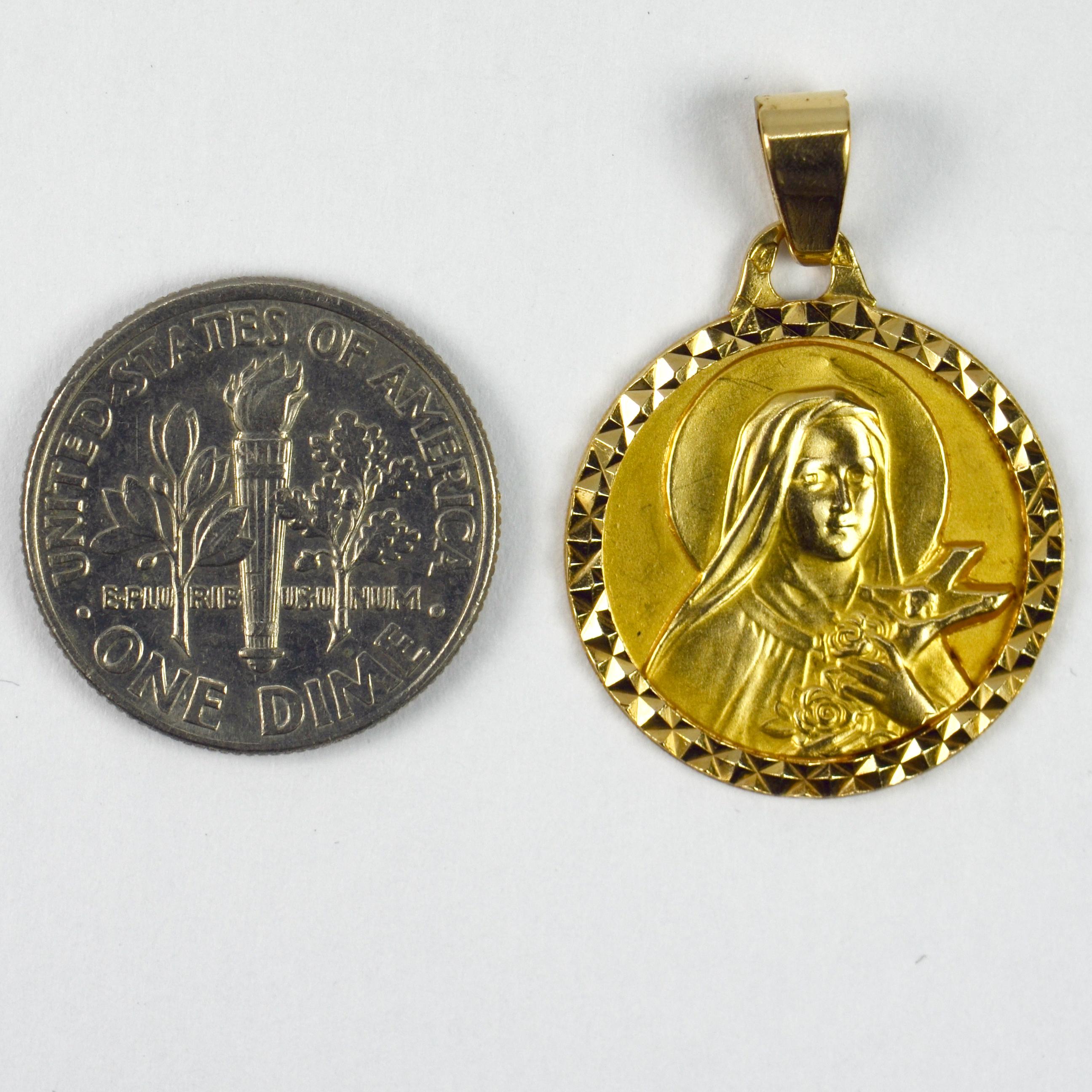 French 18 Karat Yellow Gold Saint Therese Charm Pendant In Good Condition For Sale In London, GB