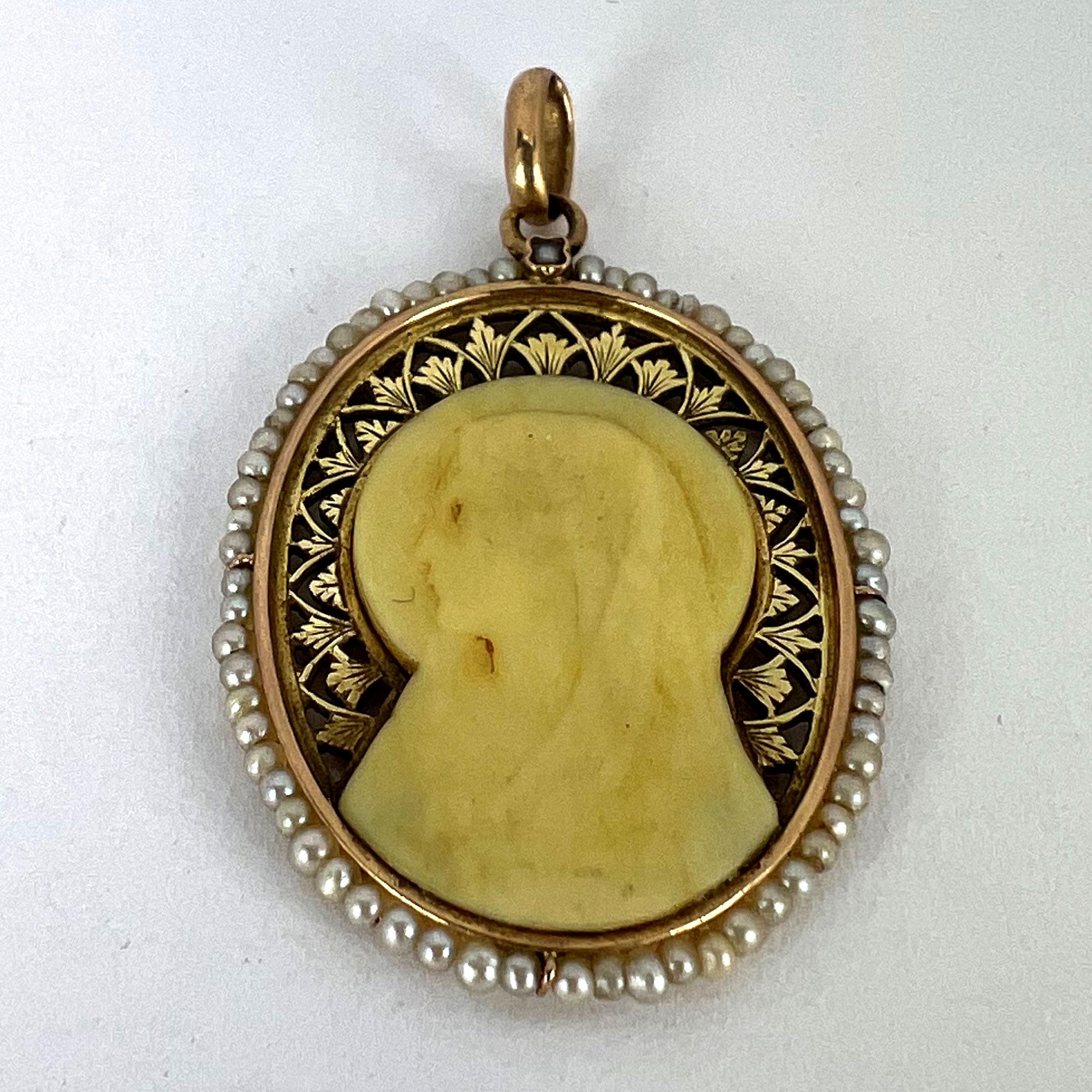 French 18K Yellow Gold Seed Pearl Bakelite Virgin Mary Charm Pendant For Sale 7