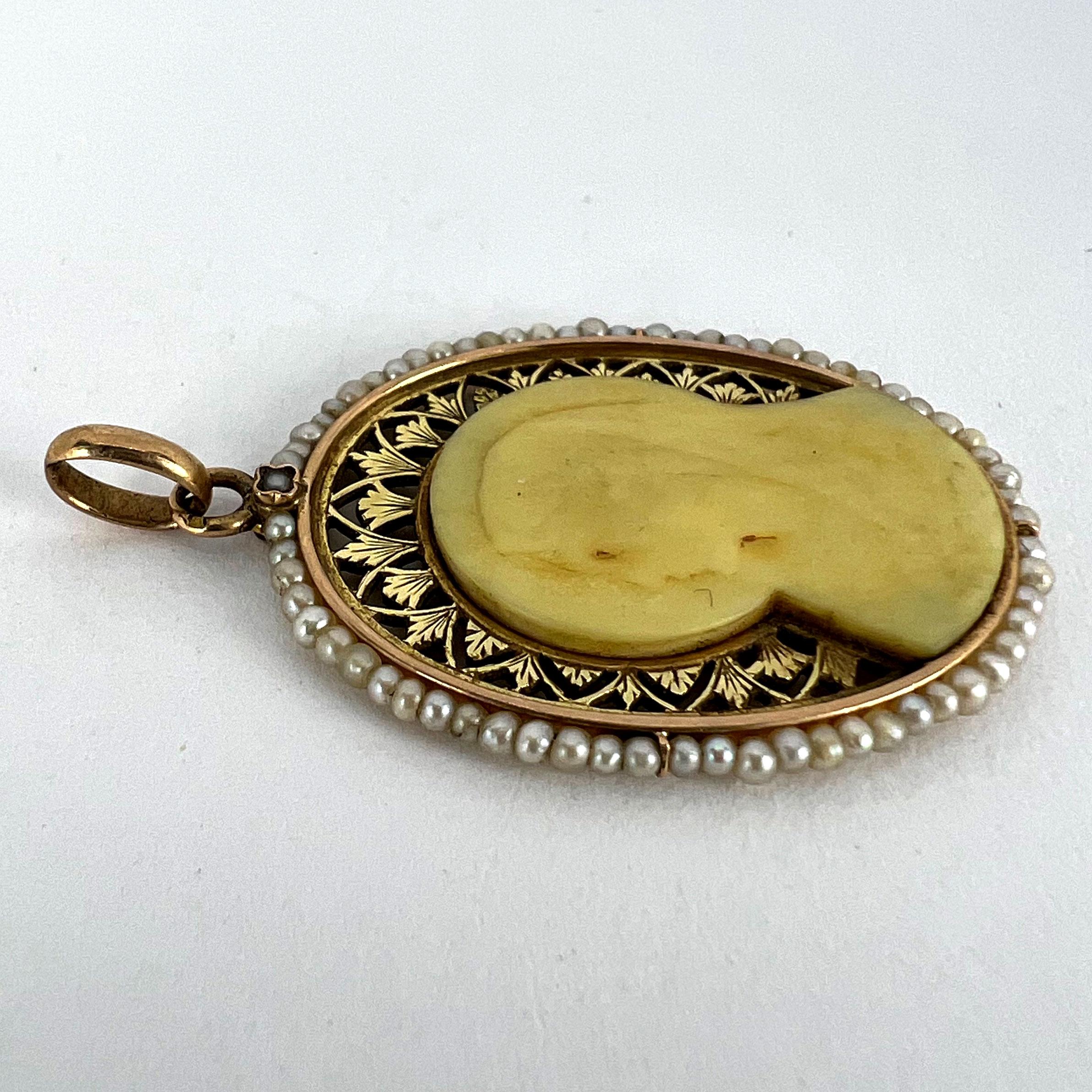 French 18K Yellow Gold Seed Pearl Bakelite Virgin Mary Charm Pendant For Sale 9