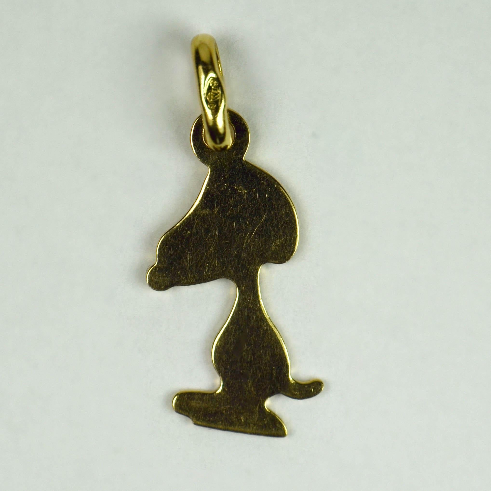 French 18 Karat Yellow Gold Snoopy Dog Peanuts Charm Pendant In Good Condition In London, GB